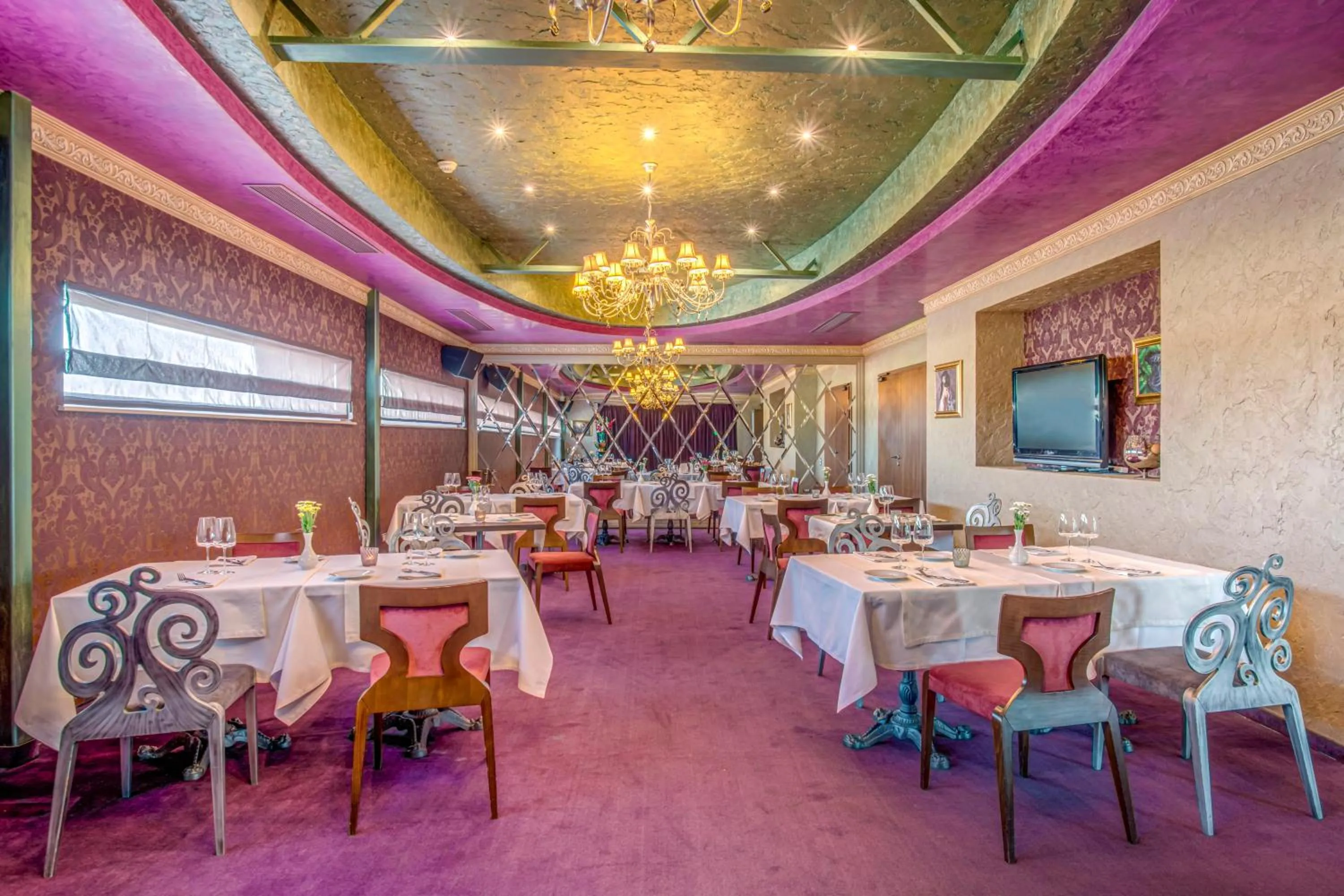 Restaurant/places to eat in Simfonia Boutique Hotel