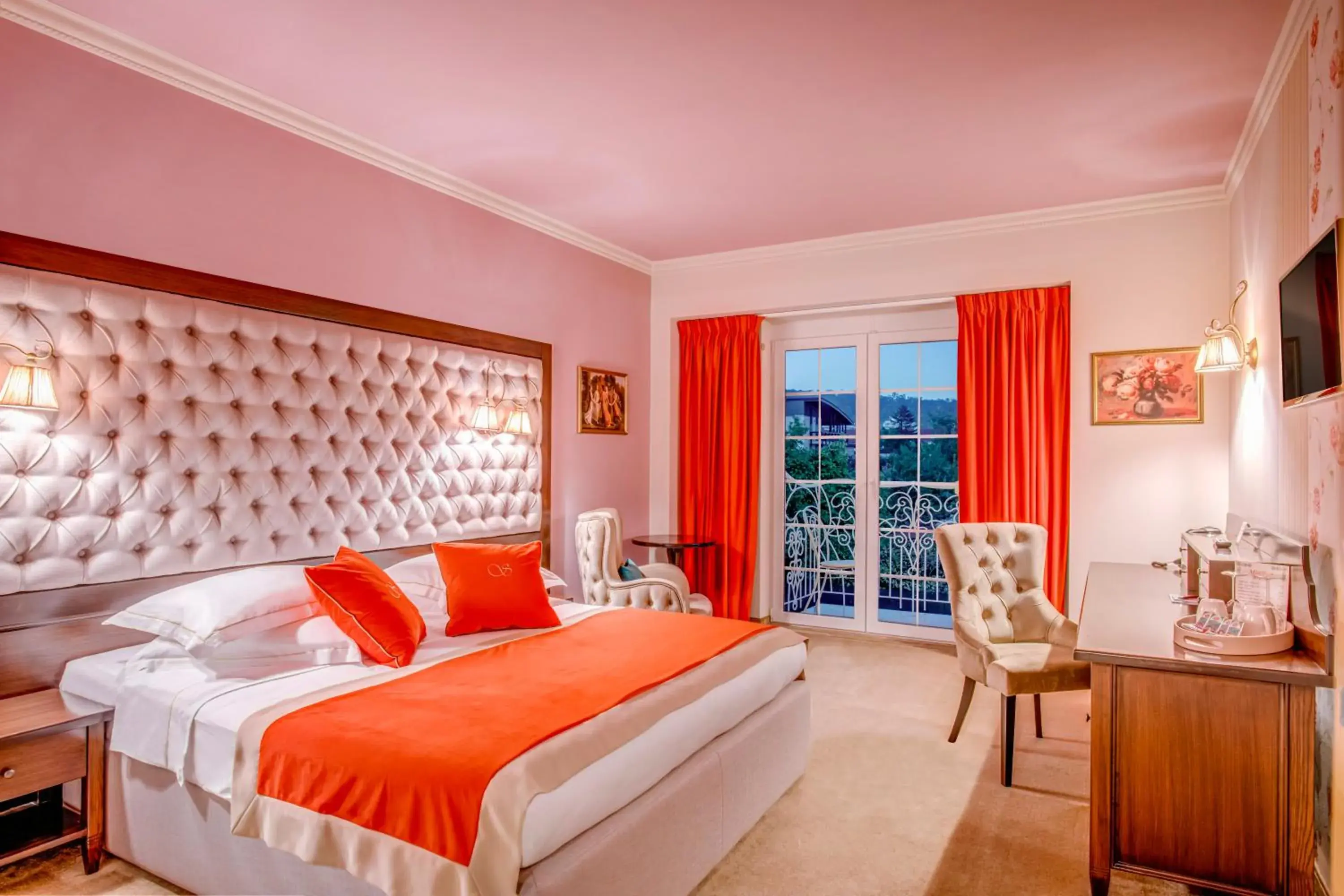 Classic Balcony King Room - single occupancy in Simfonia Boutique Hotel Classic Balcony King Room - single occupancy in Simfonia Boutique Hotel