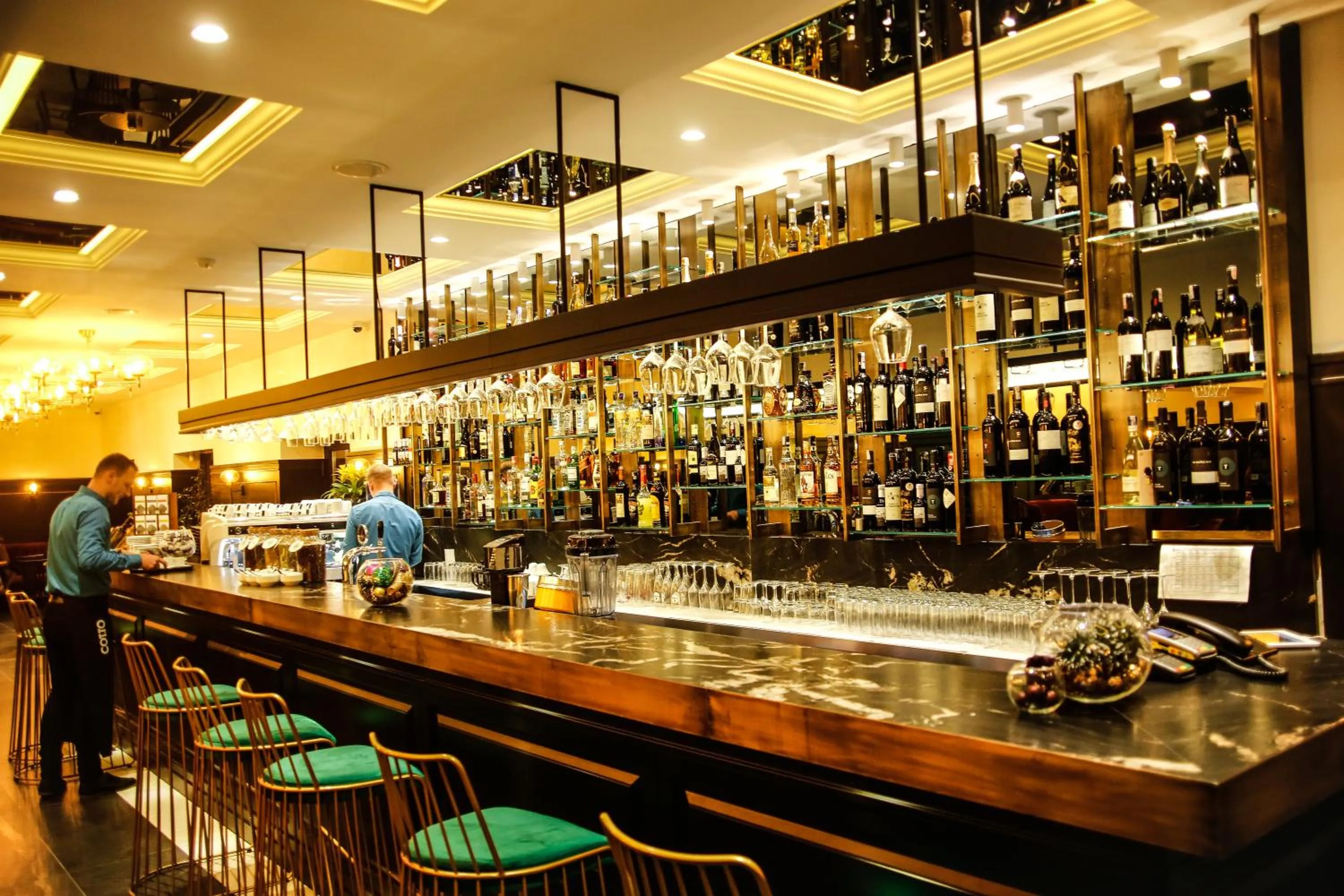 Restaurant/places to eat in Hotel Rubis