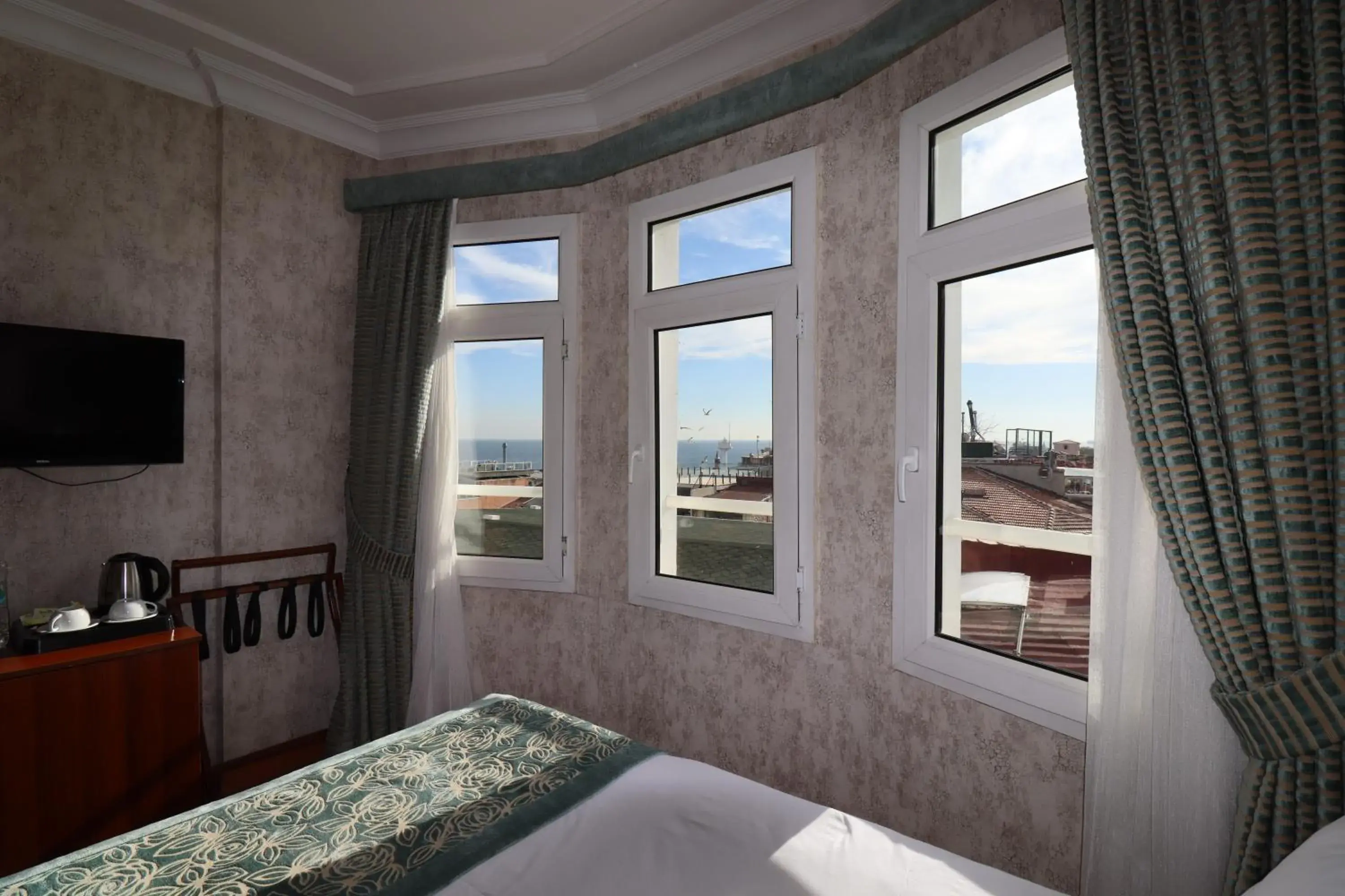 Double Room with Sea View in Blue House Hotel Old City - Sultanahmet Double Room with Sea View in Blue House Hotel Old City - Sultanahmet