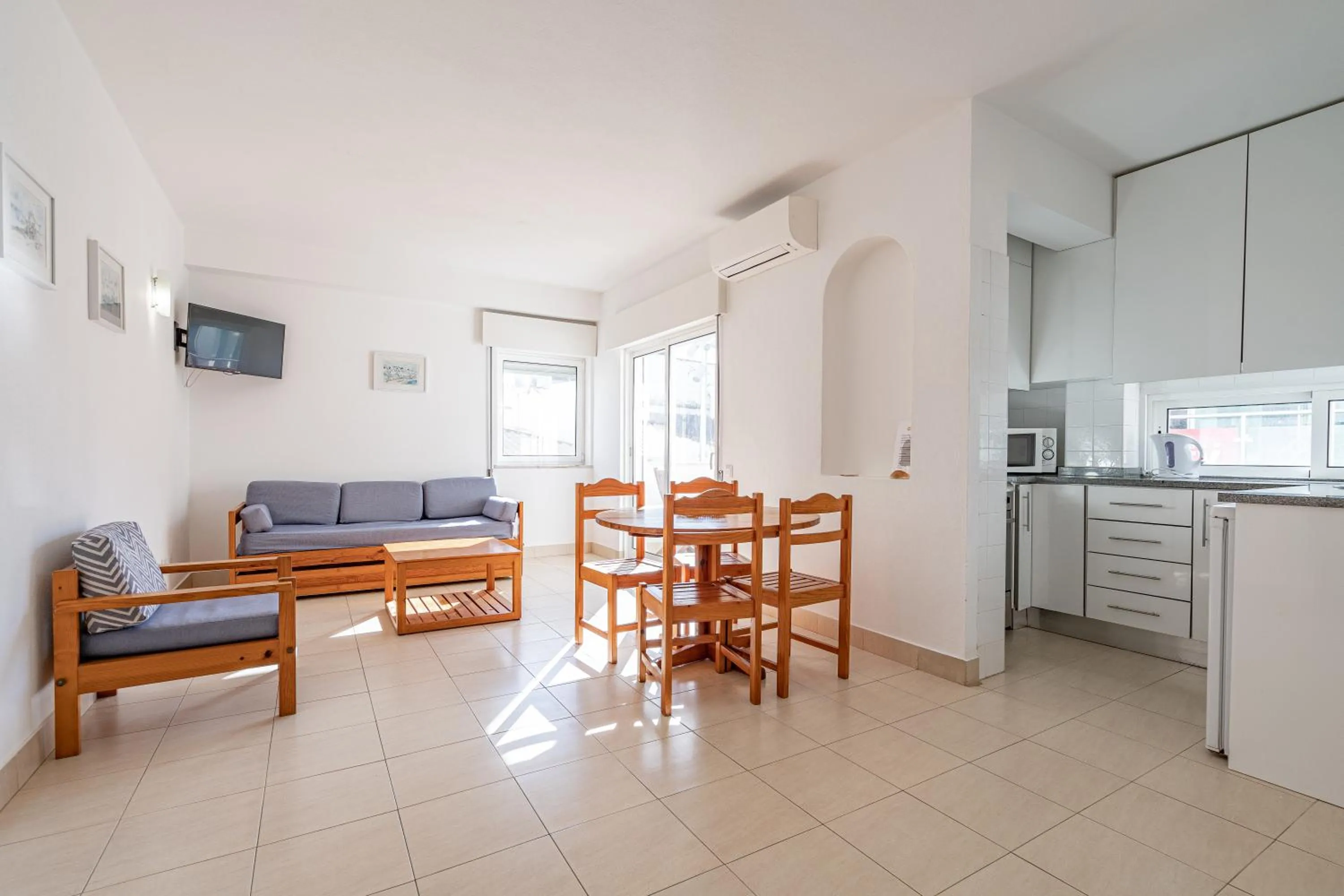 One-Bedroom Apartment in Edifício Sequeira - Alojamento Local by Umbral