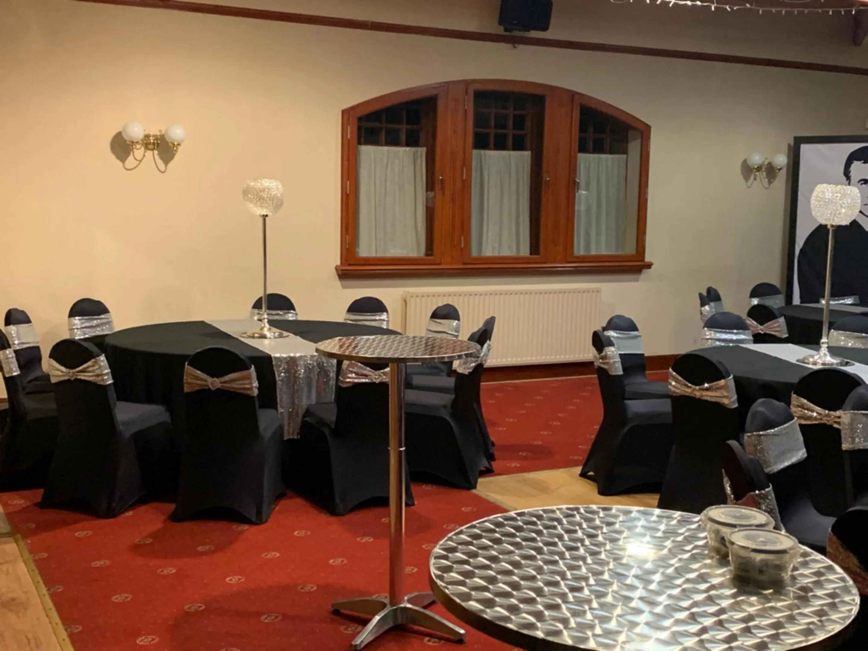 Restaurant/places to eat in OYO Dunmar House Hotel