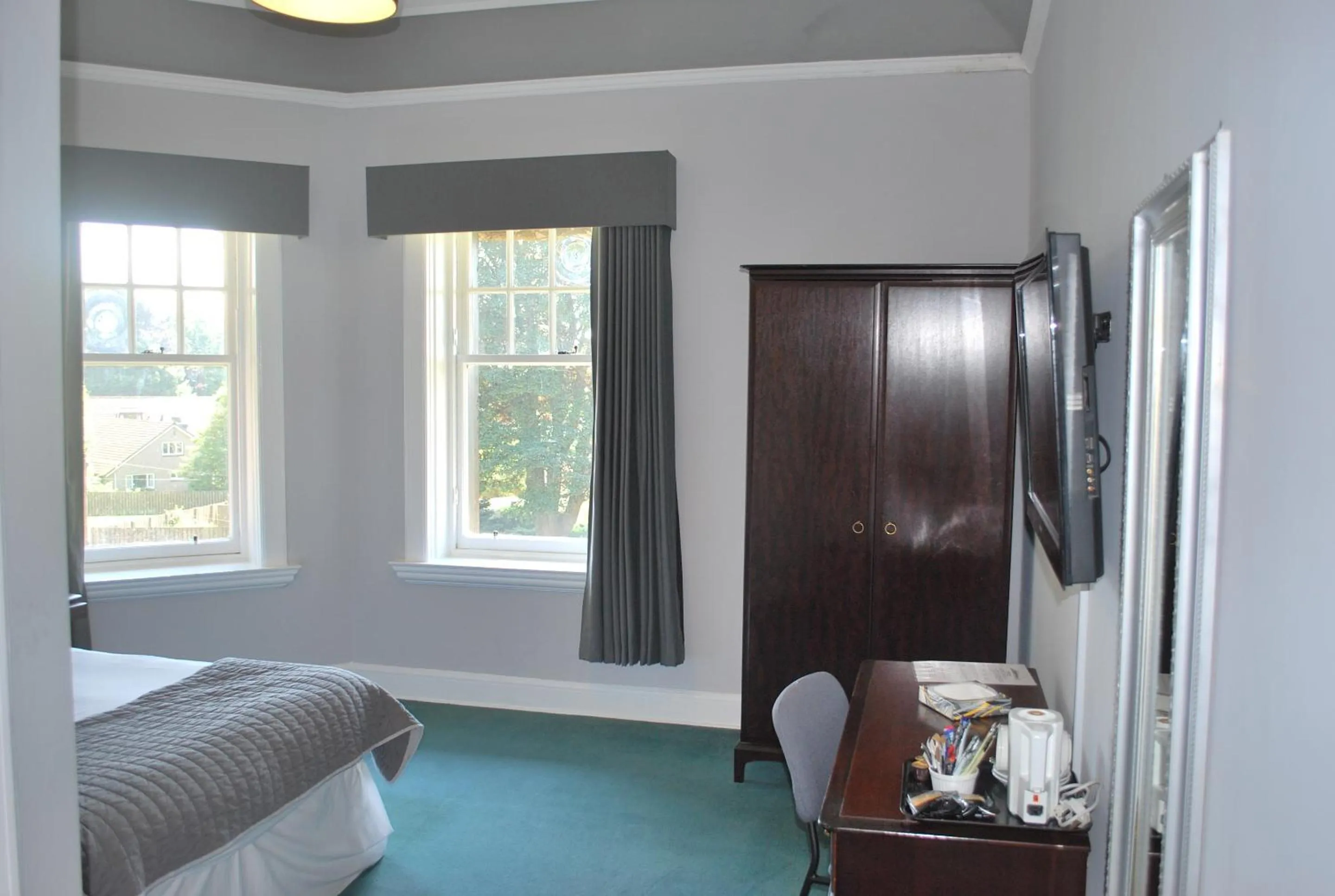 Bedroom, Bed in OYO Dunmar House Hotel