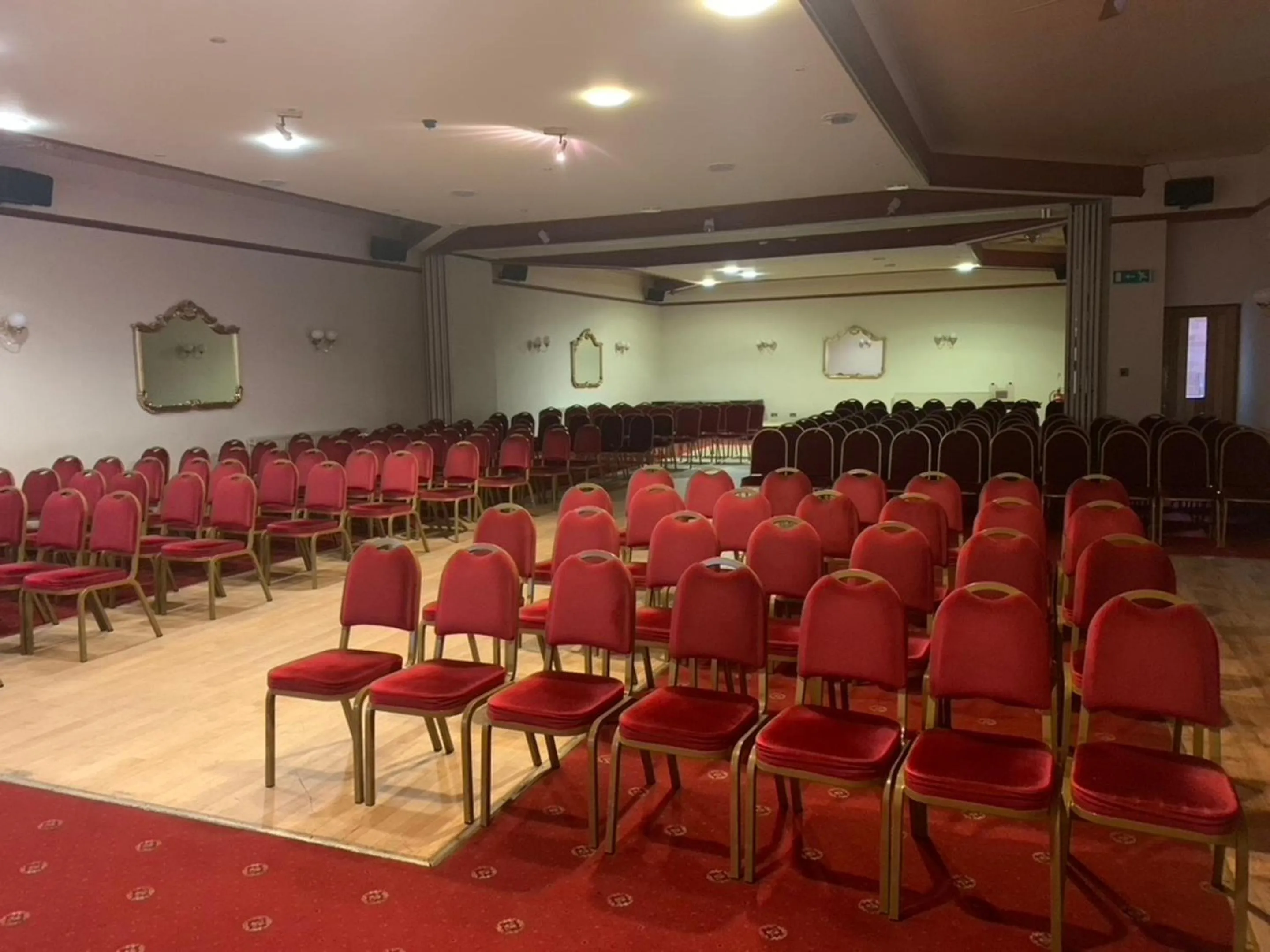 Seating area in OYO Dunmar House Hotel