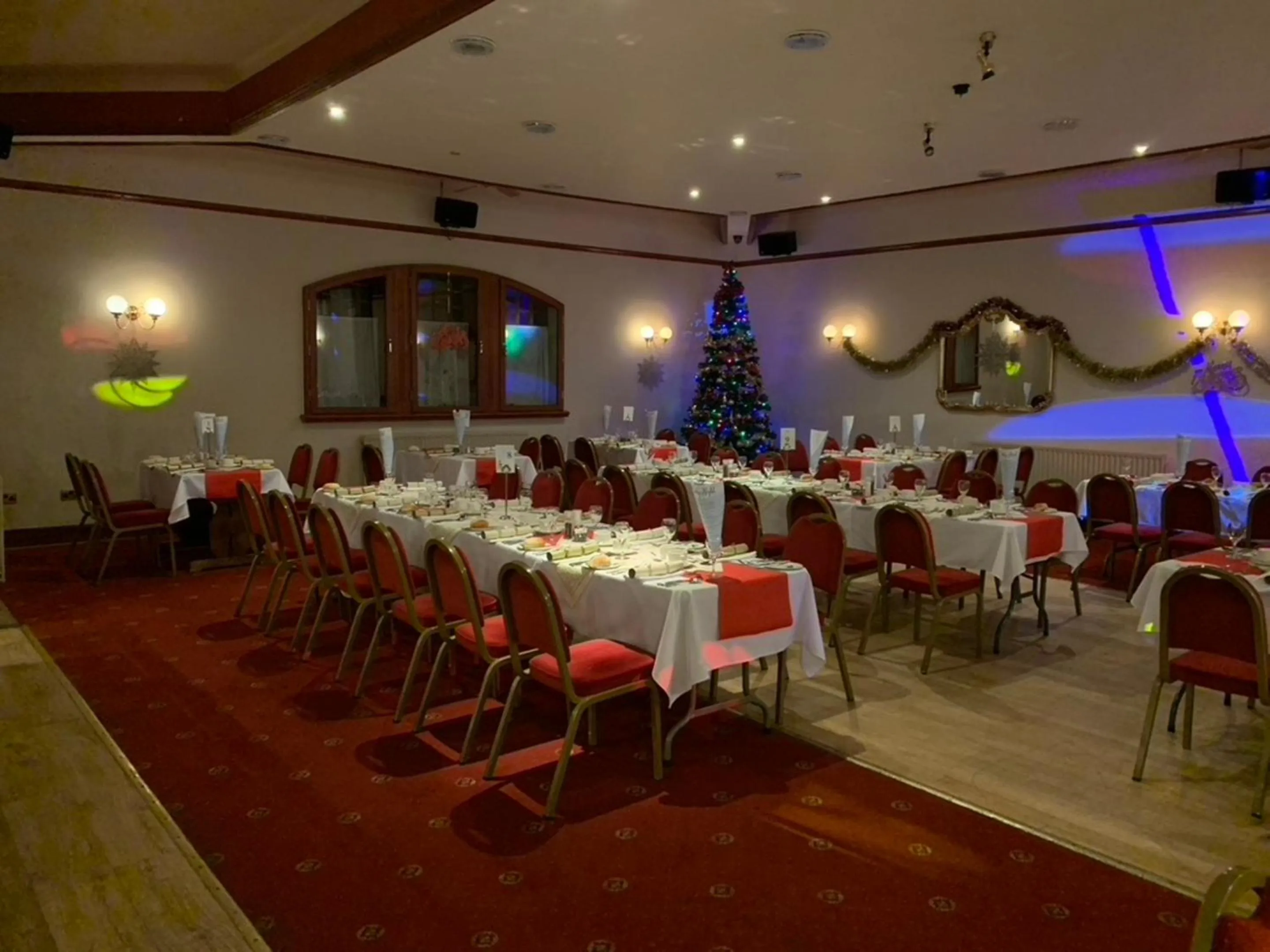 Restaurant/places to eat in OYO Dunmar House Hotel