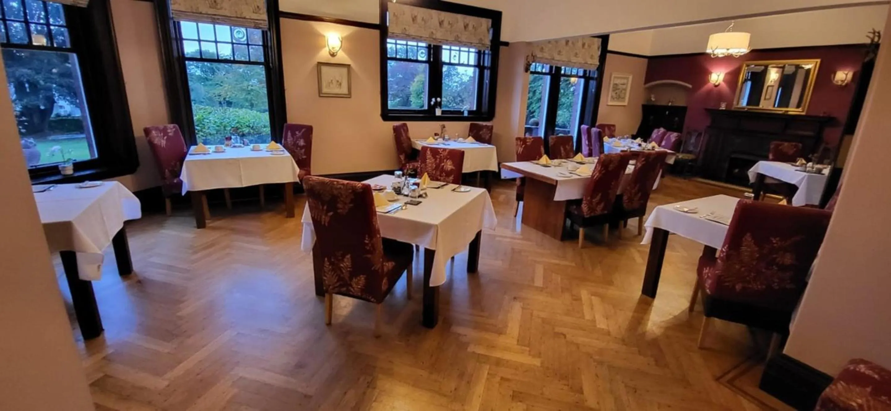 Restaurant/places to eat in OYO Dunmar House Hotel