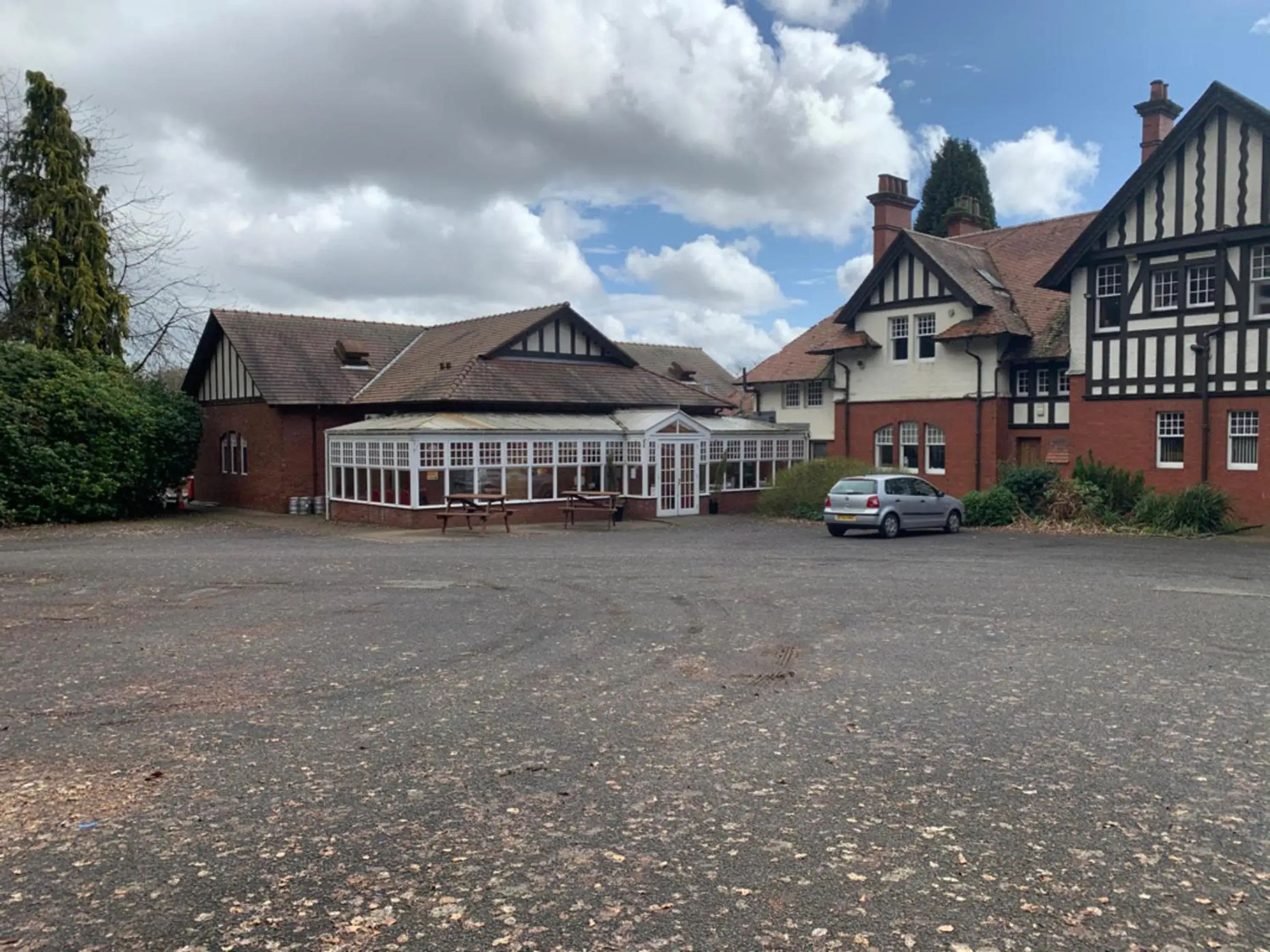 Property building in Dunmar House Hotel - Bar & Restaurant Property building in Dunmar House Hotel - Bar & Restaurant