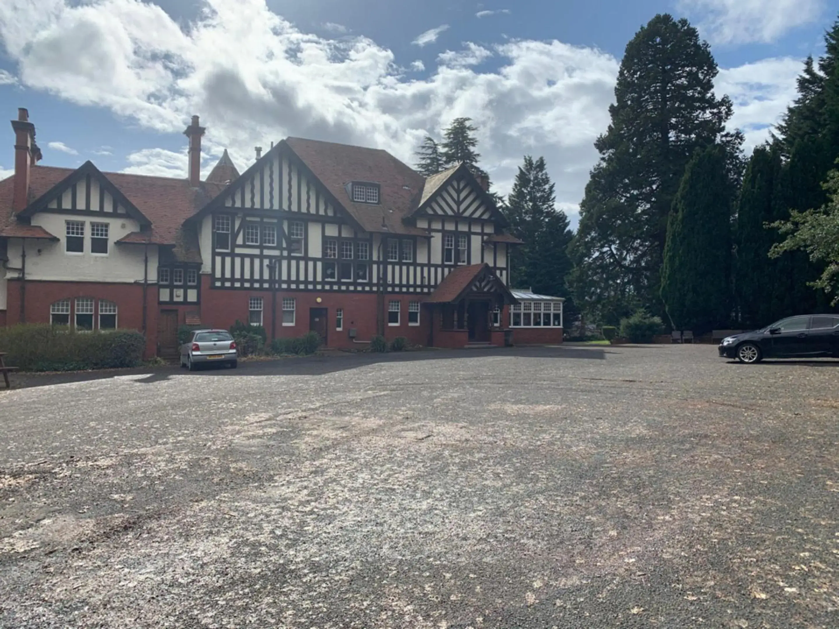 Property building in Dunmar House Hotel - Bar & Restaurant Property building in Dunmar House Hotel - Bar & Restaurant