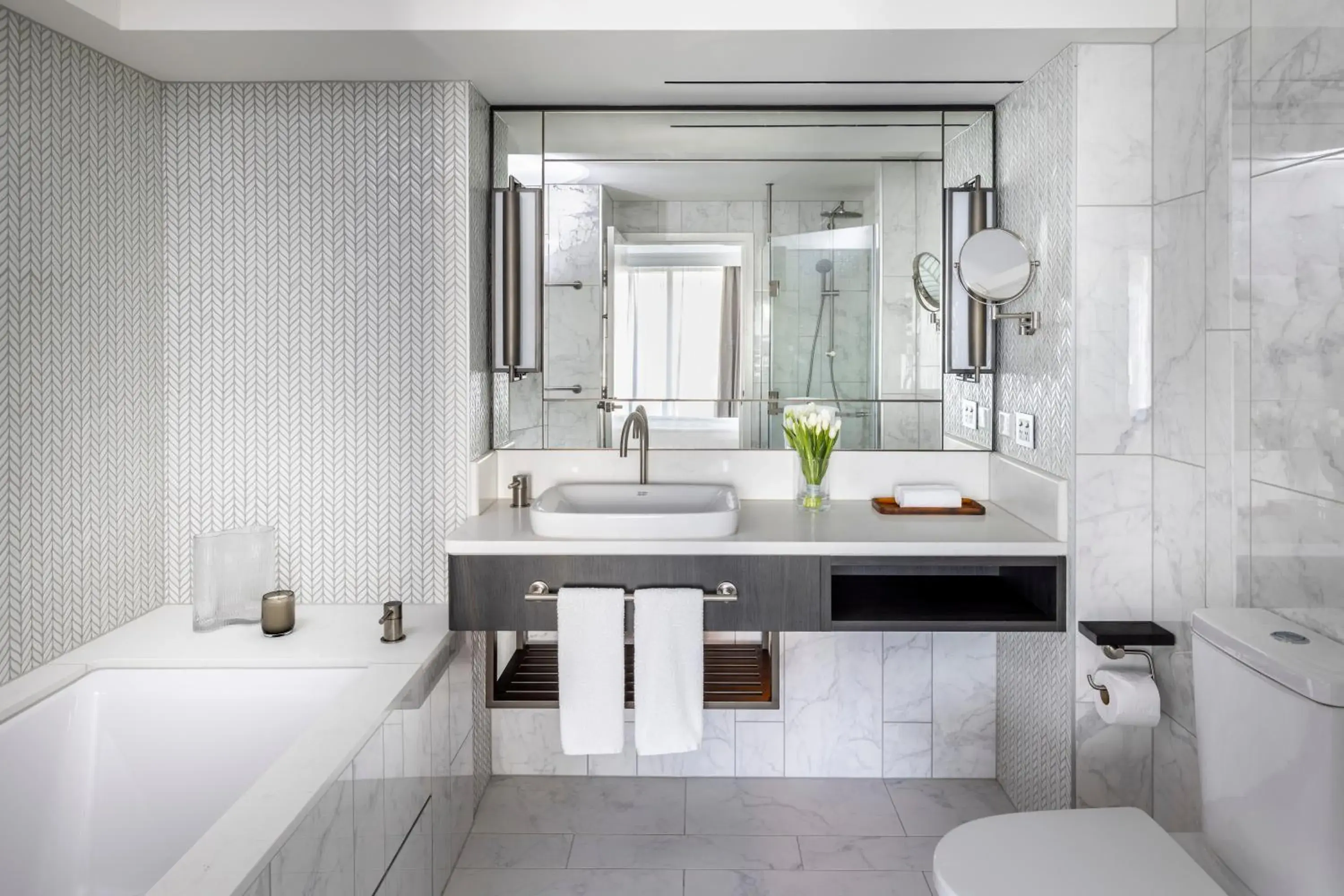 Bathroom in Cordis, Auckland by Langham Hospitality Group Bathroom in Cordis, Auckland by Langham Hospitality Group