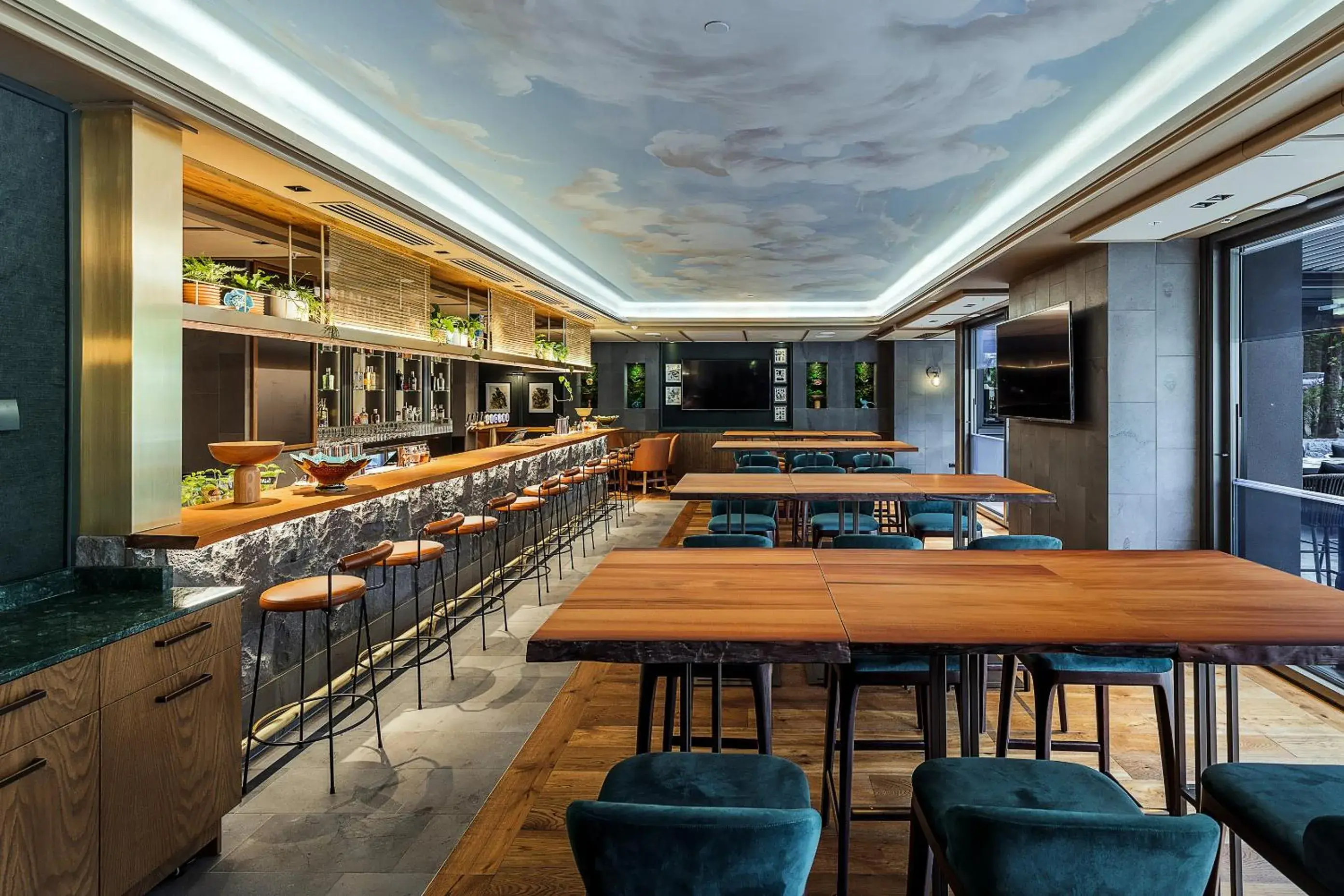 Lounge or bar in Cordis, Auckland by Langham Hospitality Group Lounge or bar in Cordis, Auckland by Langham Hospitality Group