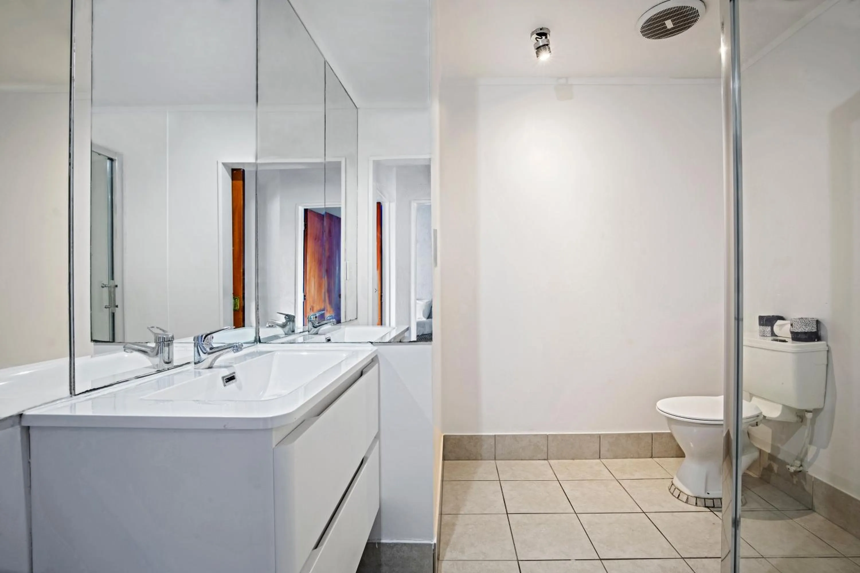 Oakwood Manor Motor Lodge