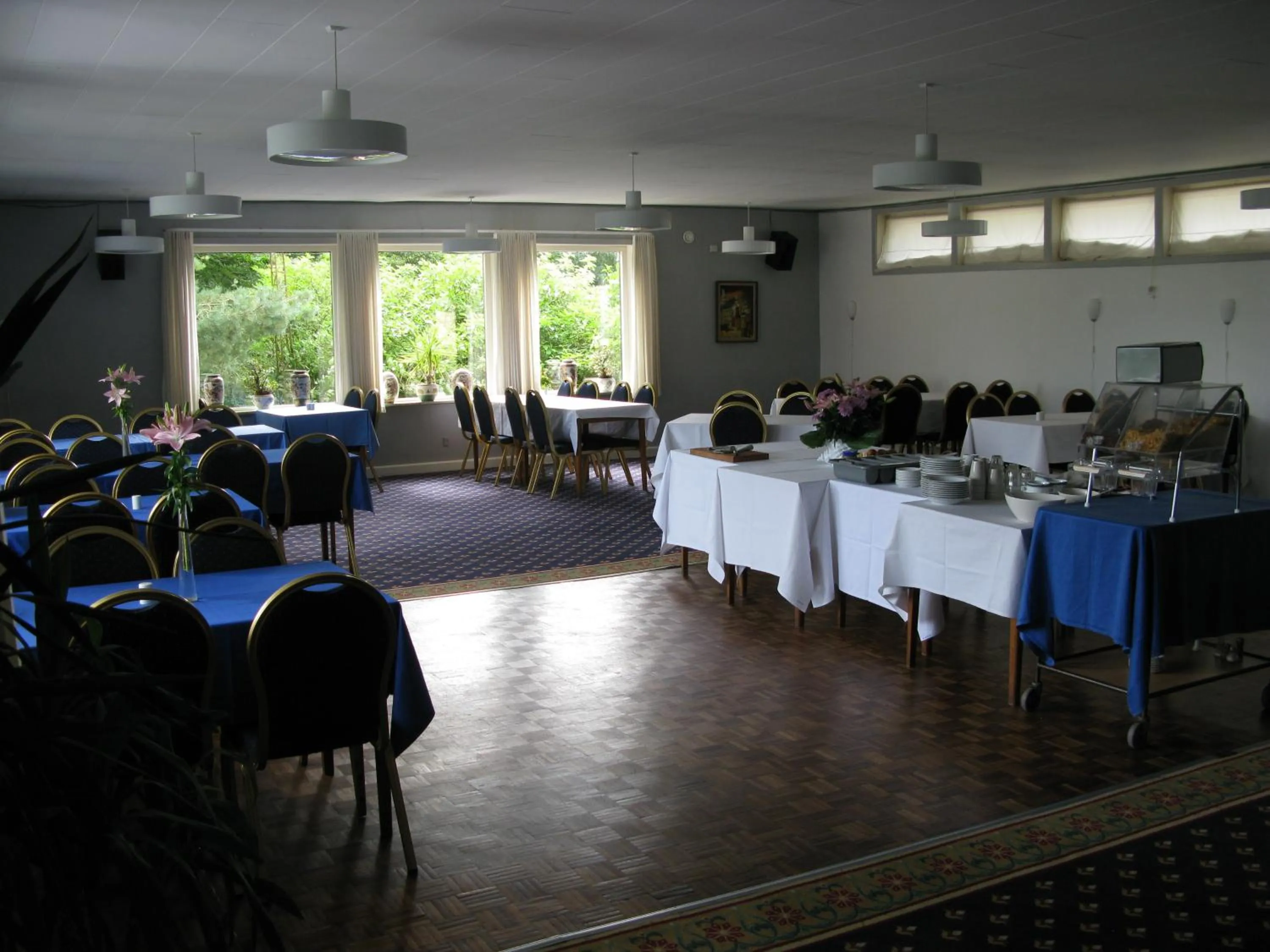 Restaurant/places to eat in Motel Europa