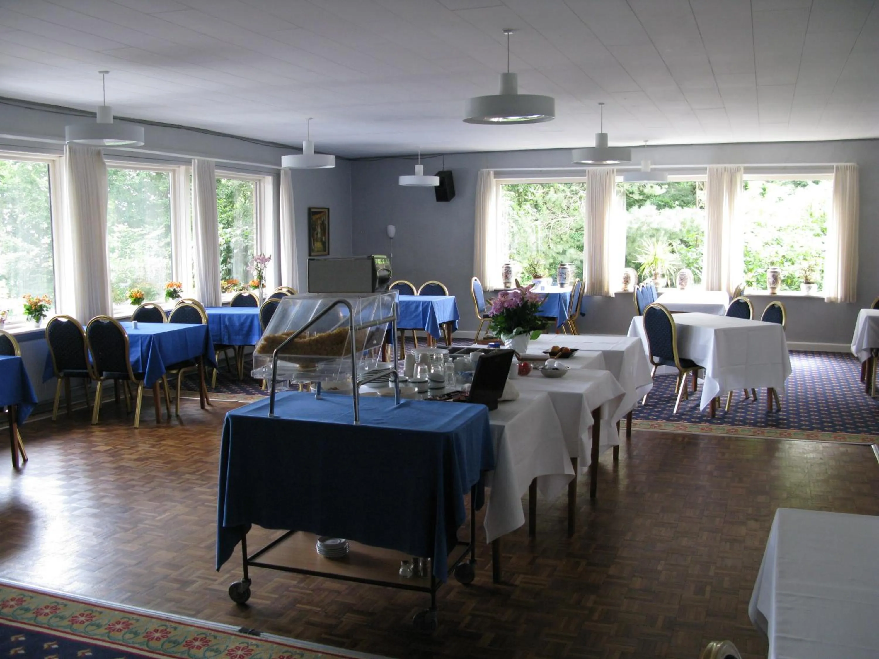 Restaurant/places to eat in Motel Europa