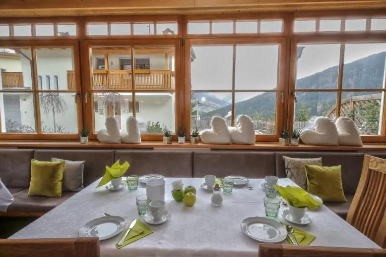 Breakfast in Ciasa Montanara