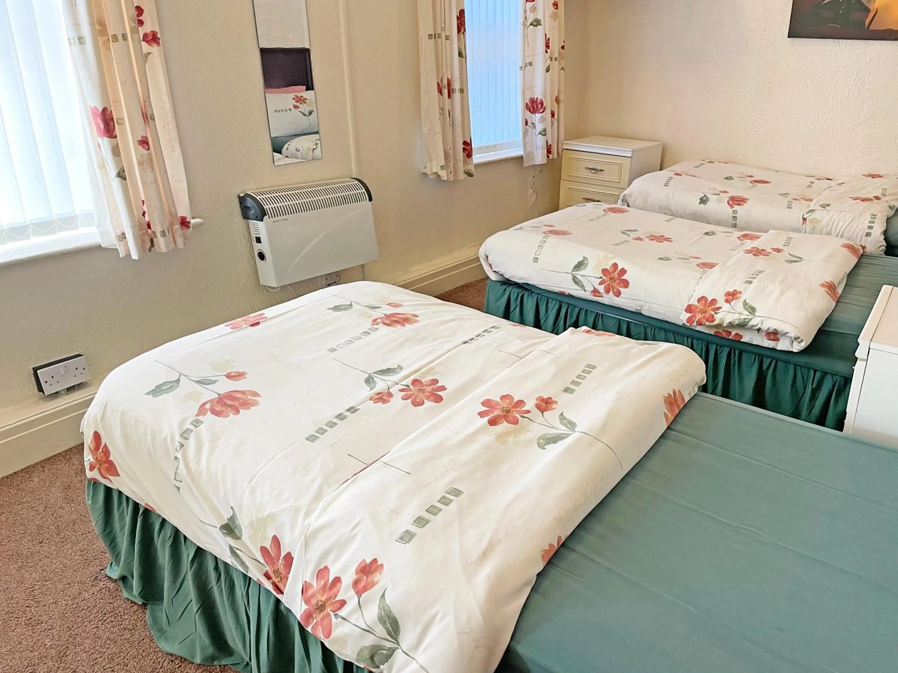 Bedroom, Bed in The Helmshore