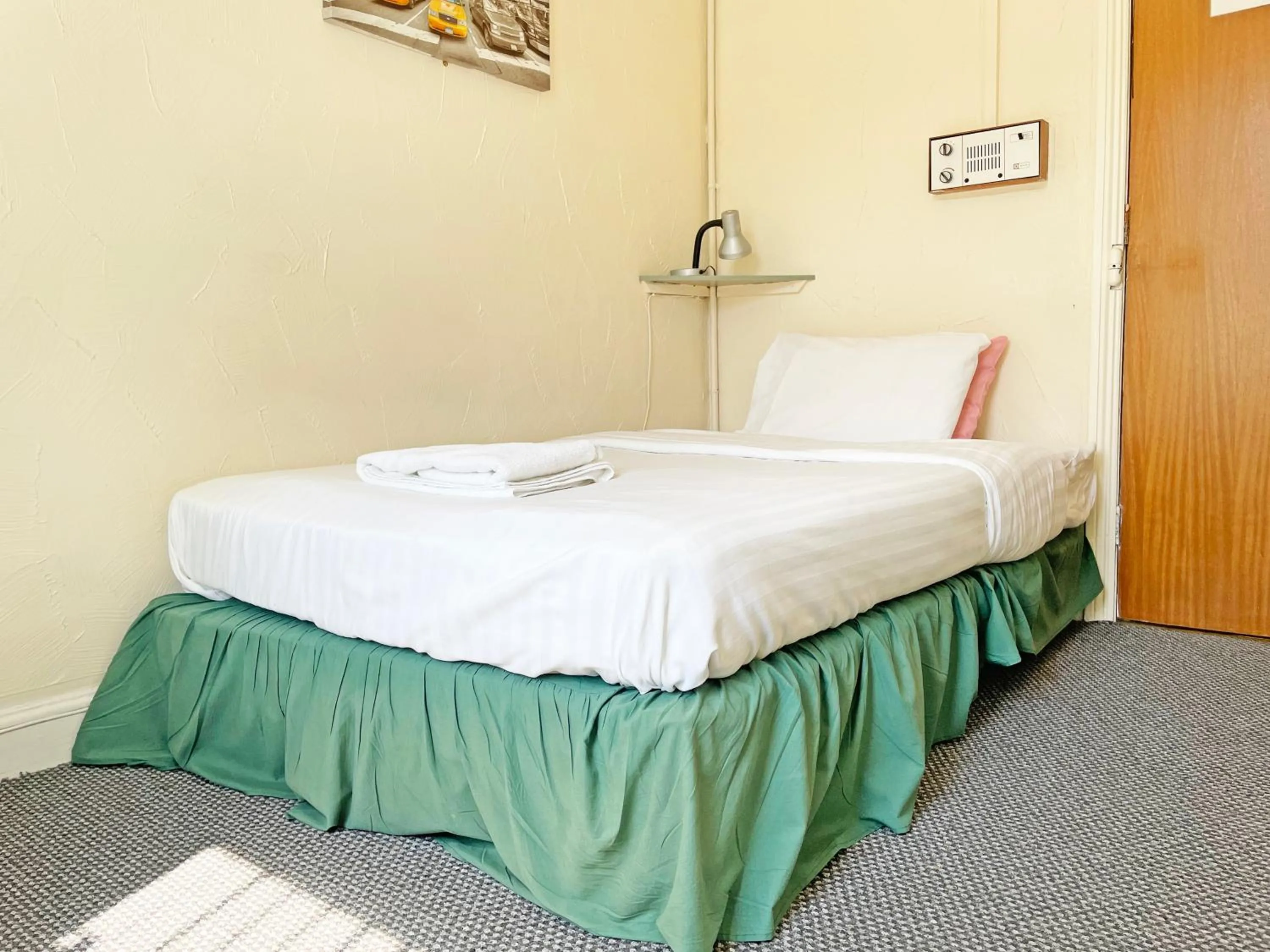 Bedroom, Bed in The Helmshore