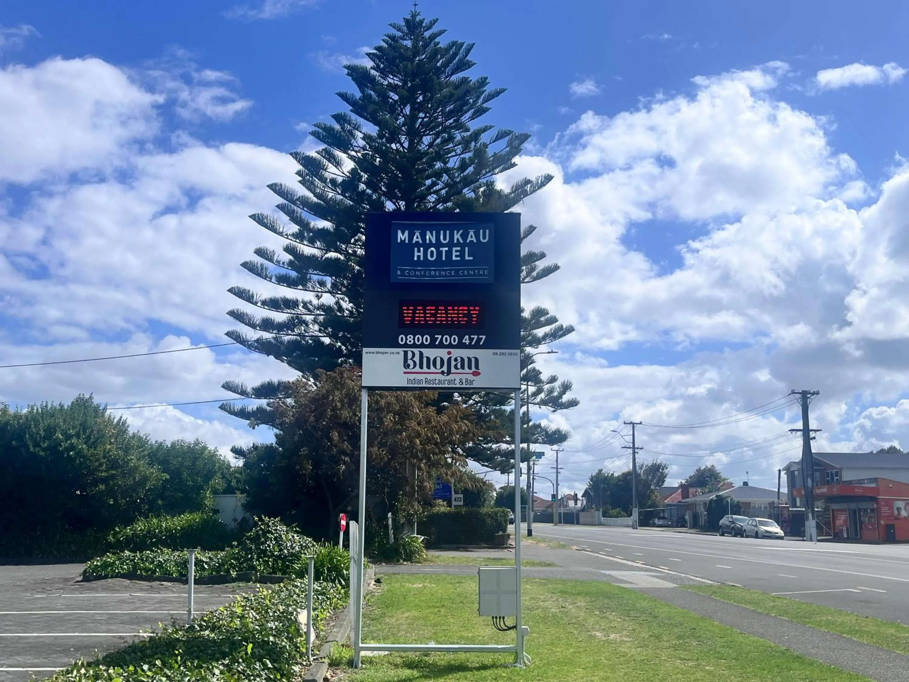 Logo/Certificate/Sign in Manukau Hotel & Conference Centre
