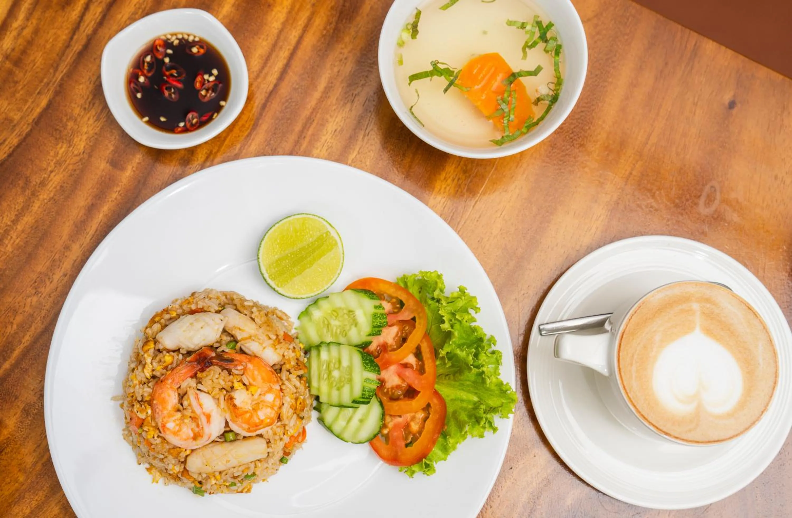 Restaurant/places to eat in Skyline Boutique Hotel