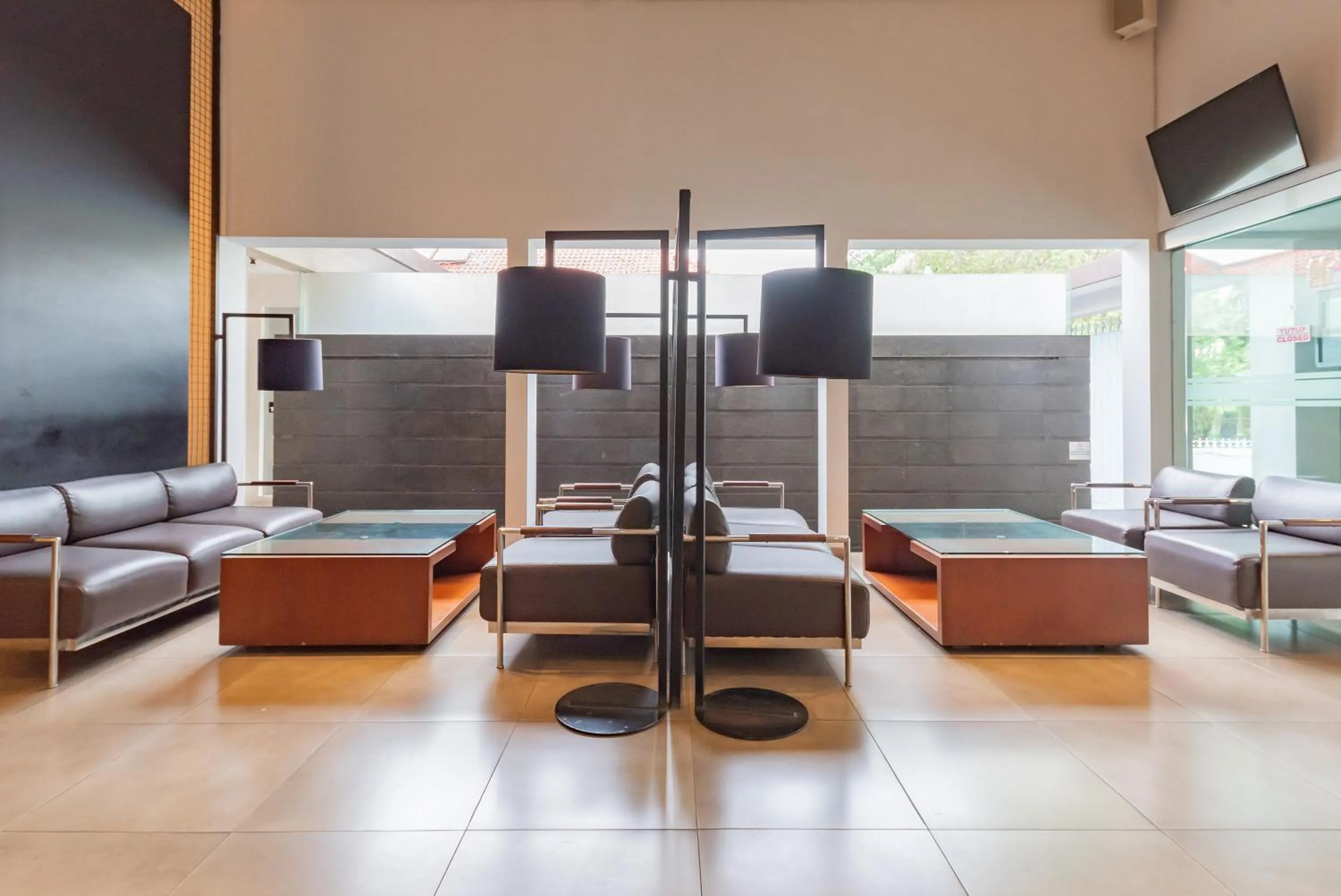 Lobby or reception, Bed in RedDoorz Plus @ Cipaganti Street 3