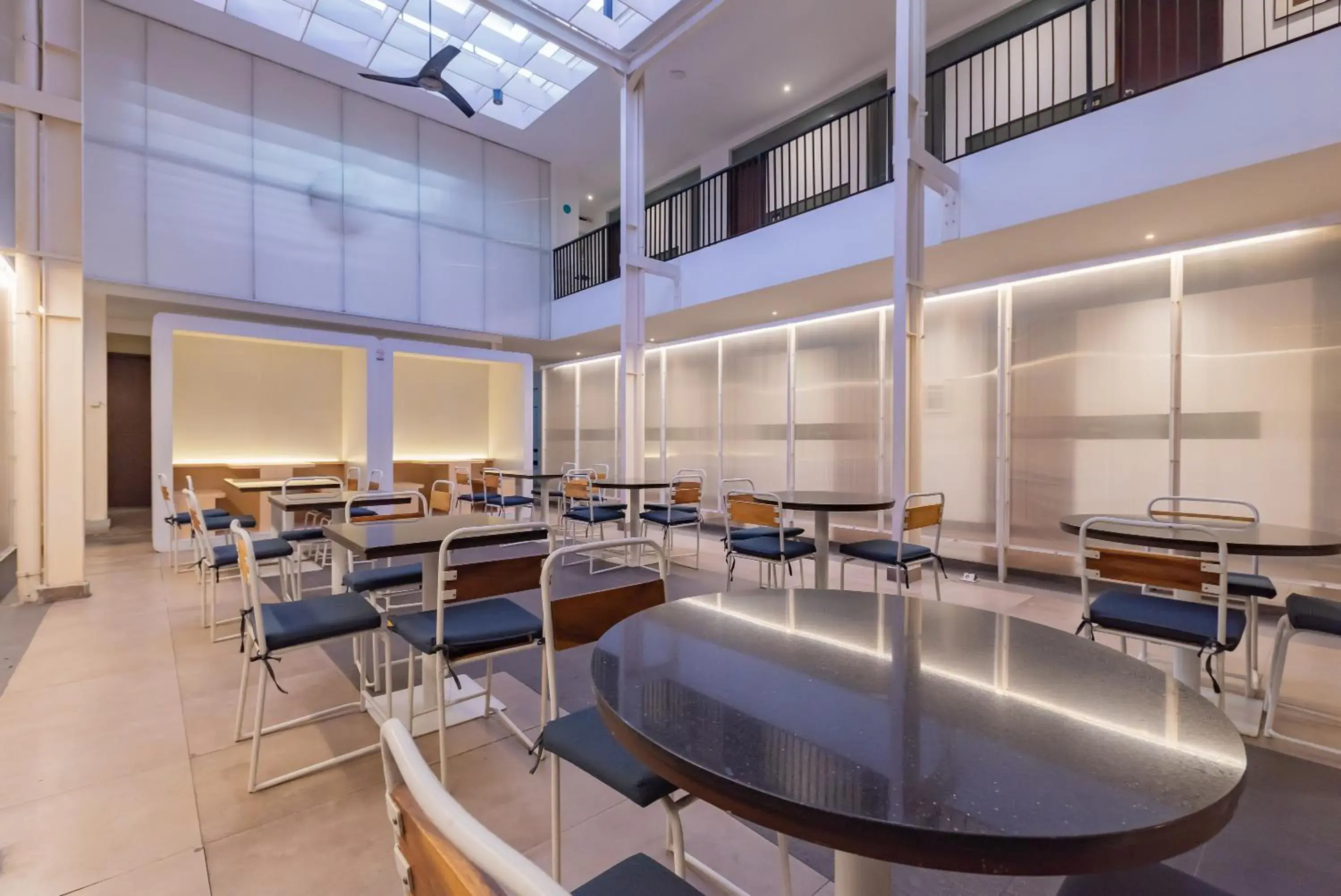 Restaurant/places to eat in RedDoorz Plus @ Cipaganti Street 3 Restaurant/places to eat in RedDoorz Plus @ Cipaganti Street 3