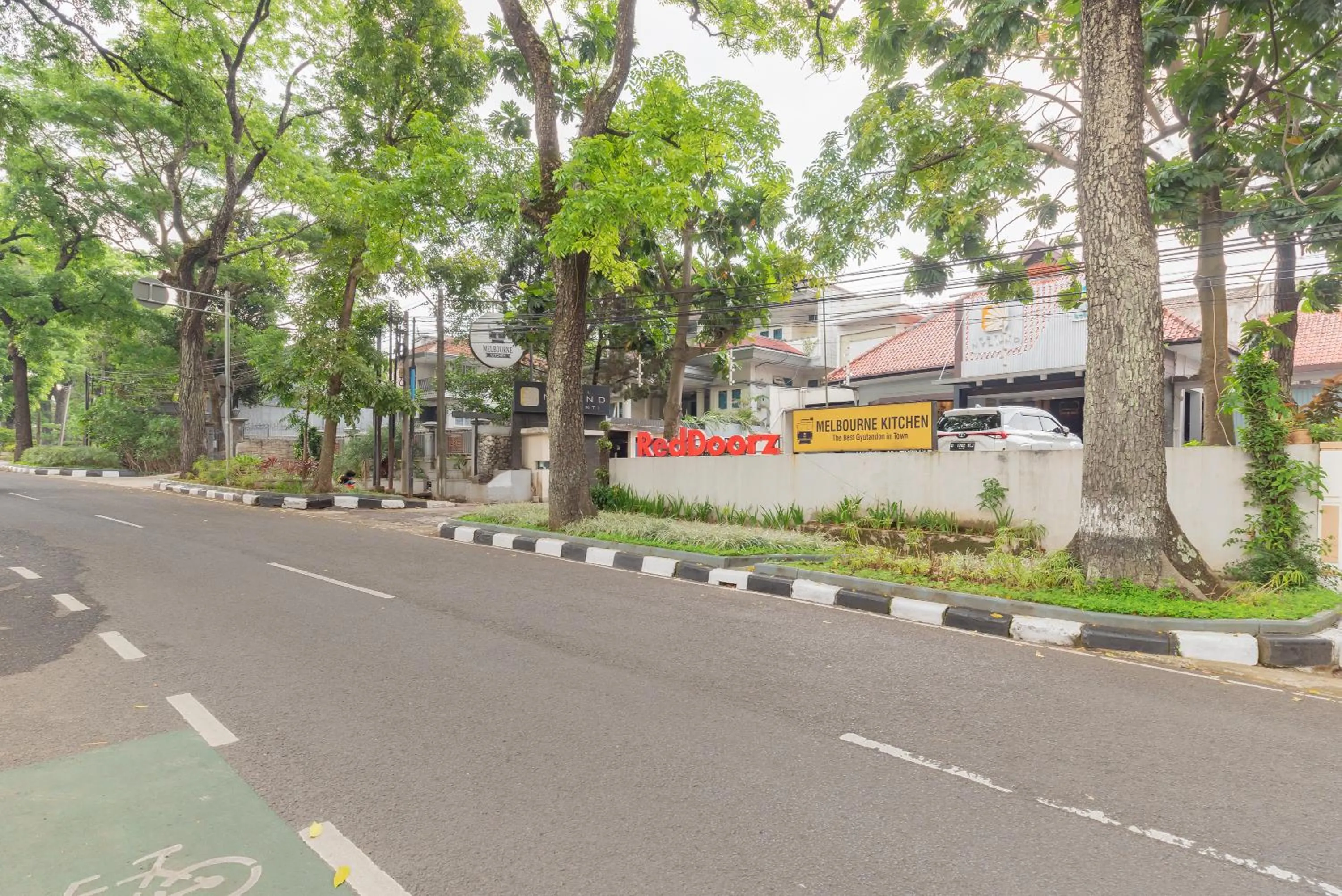 Property building in RedDoorz Plus @ Cipaganti Street 3