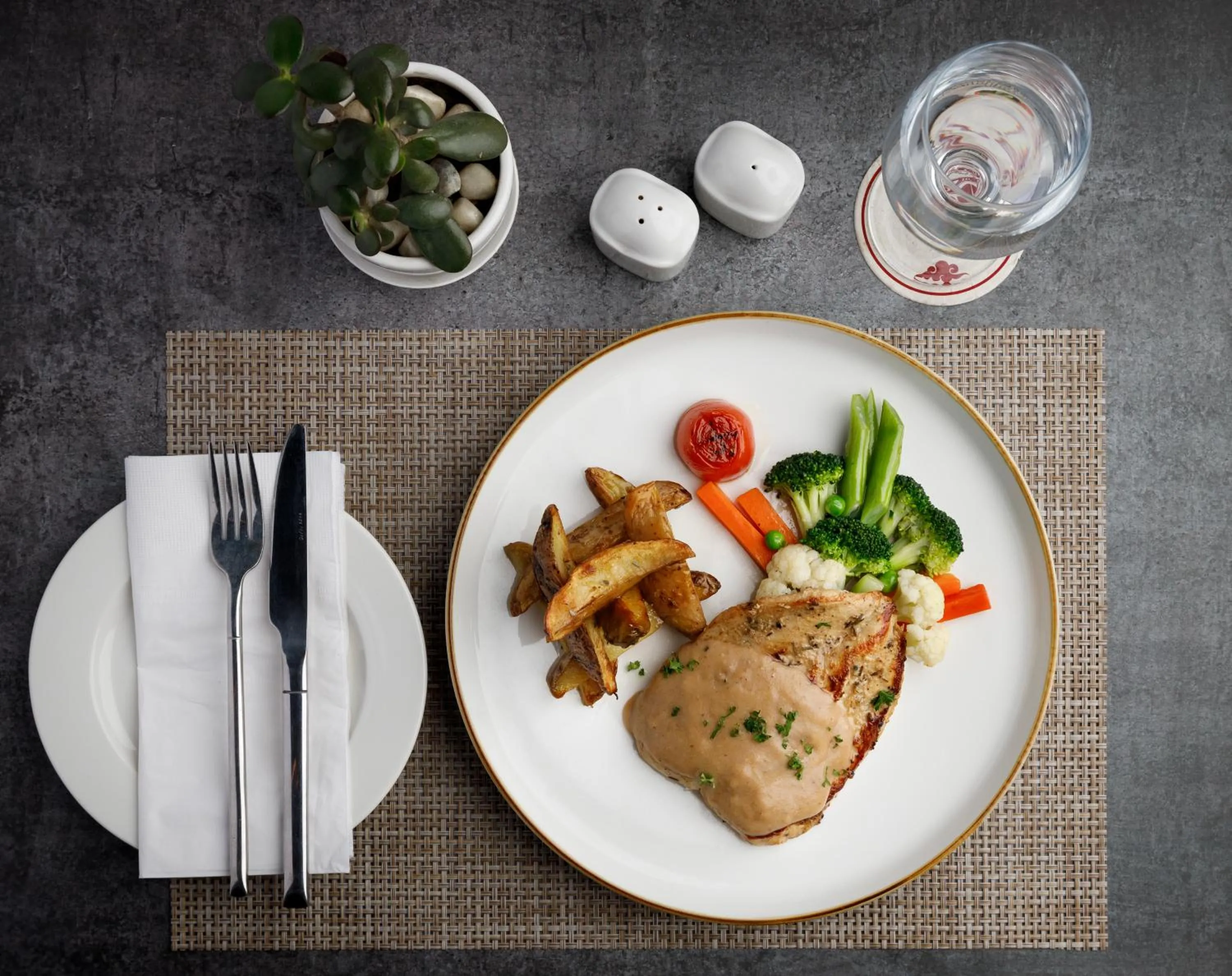 Food and drinks in Hotel Tibet