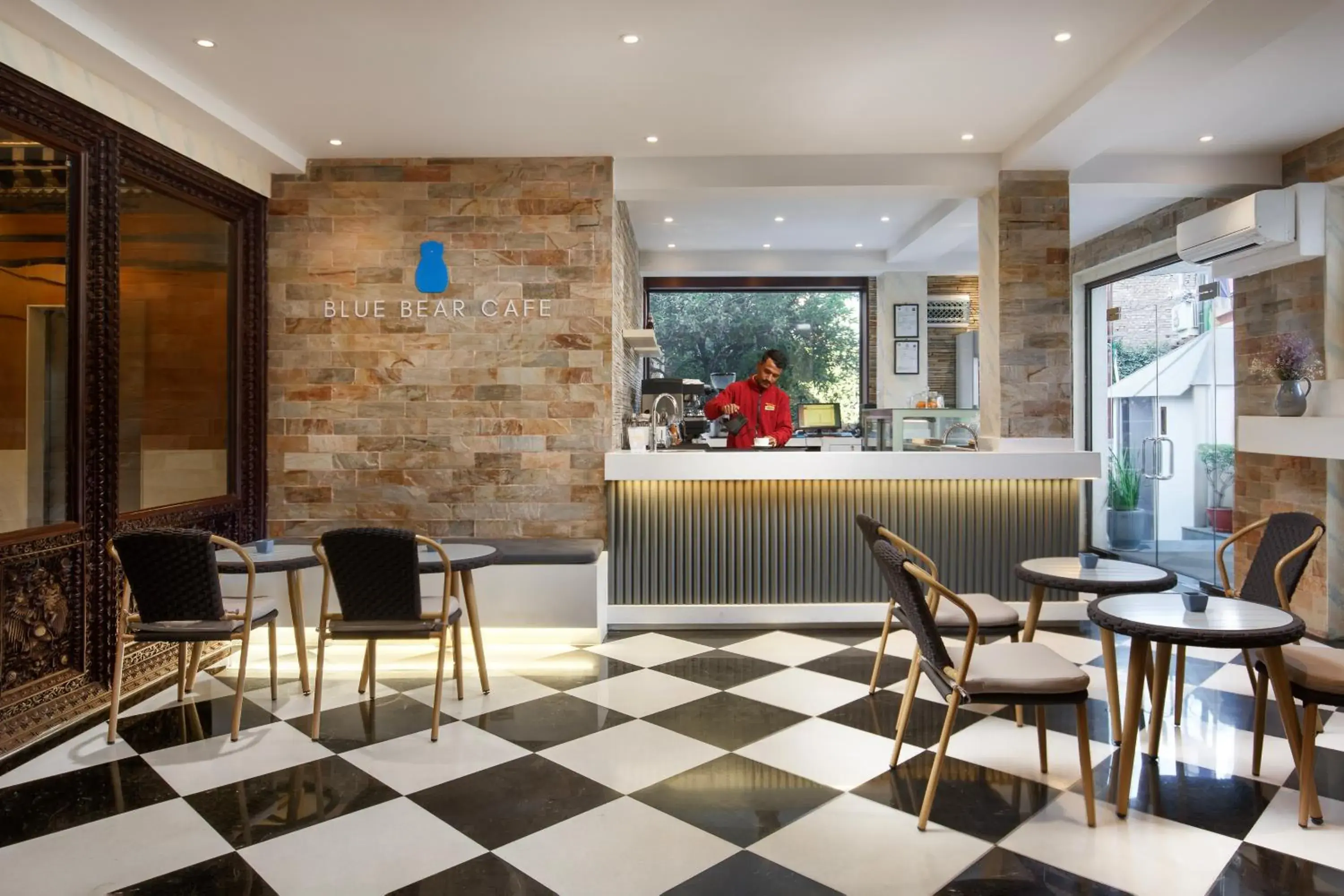 Restaurant/places to eat in Hotel Tibet Restaurant/places to eat in Hotel Tibet