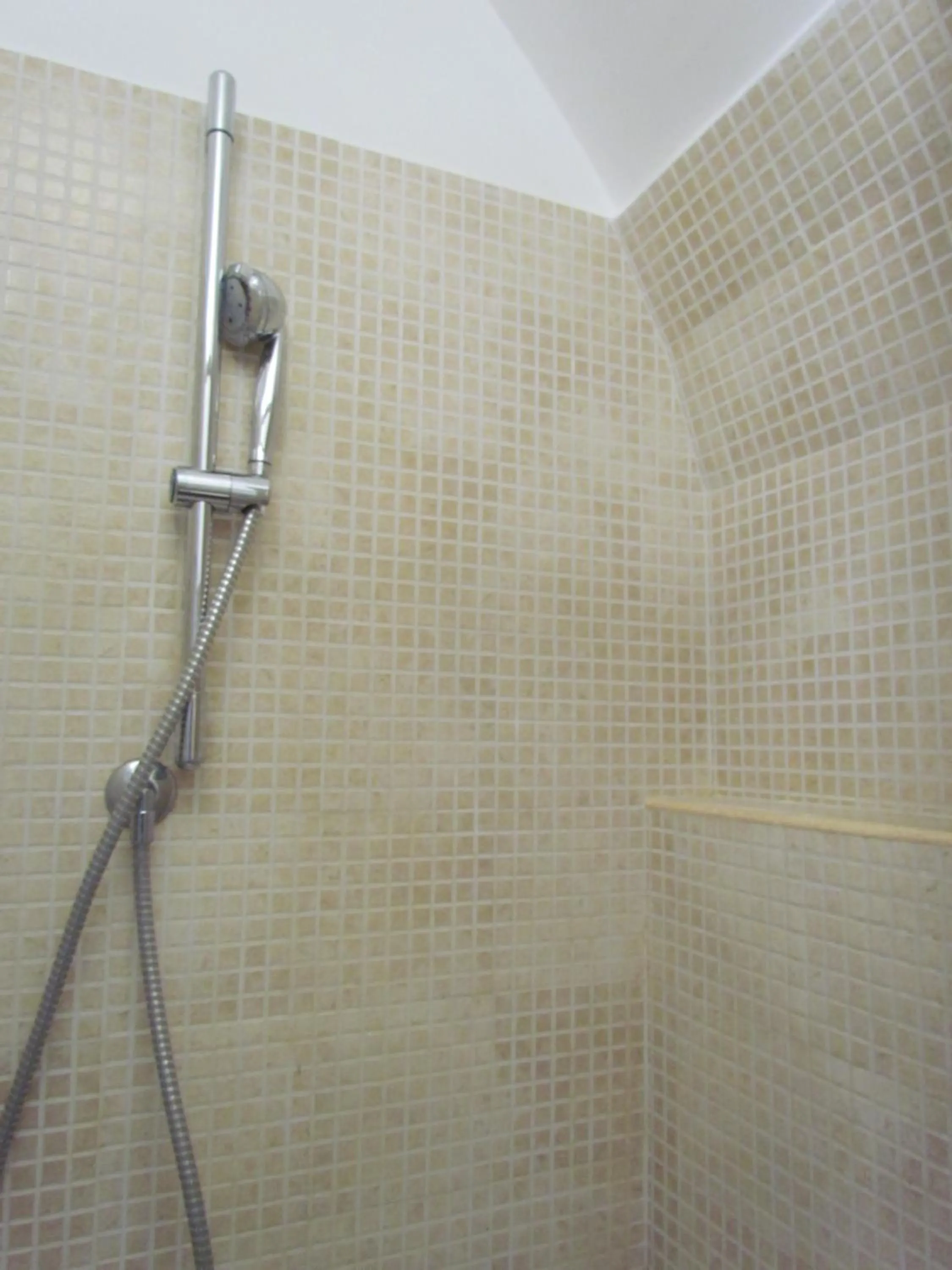 Shower in Arco Michele