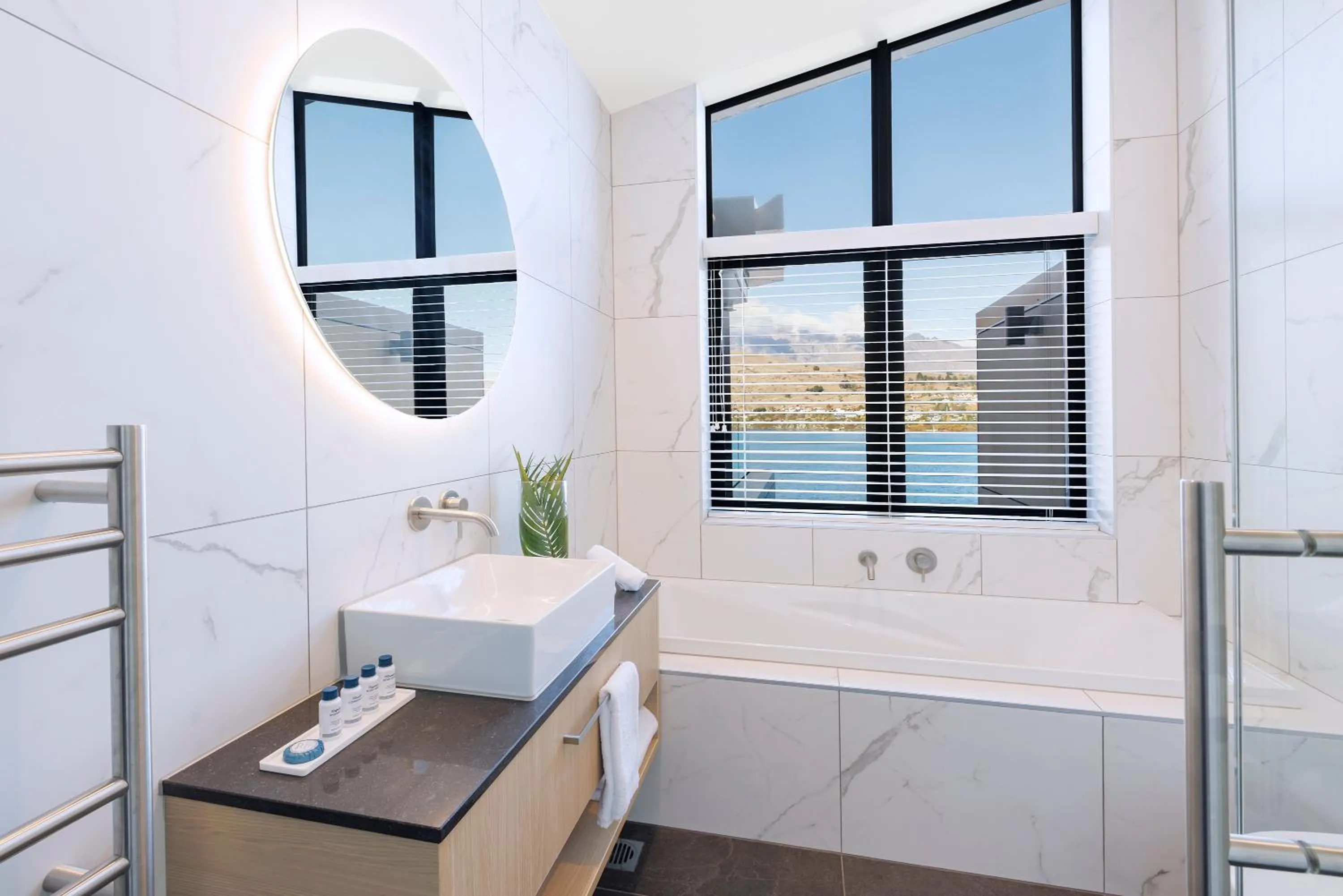 Bathroom in Oaks Queenstown Shores Resort