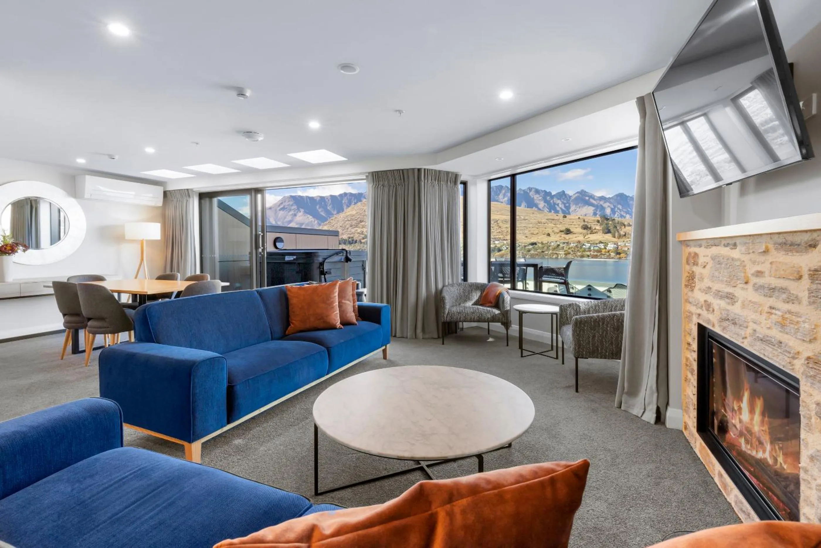 Living room in Oaks Queenstown Shores Resort