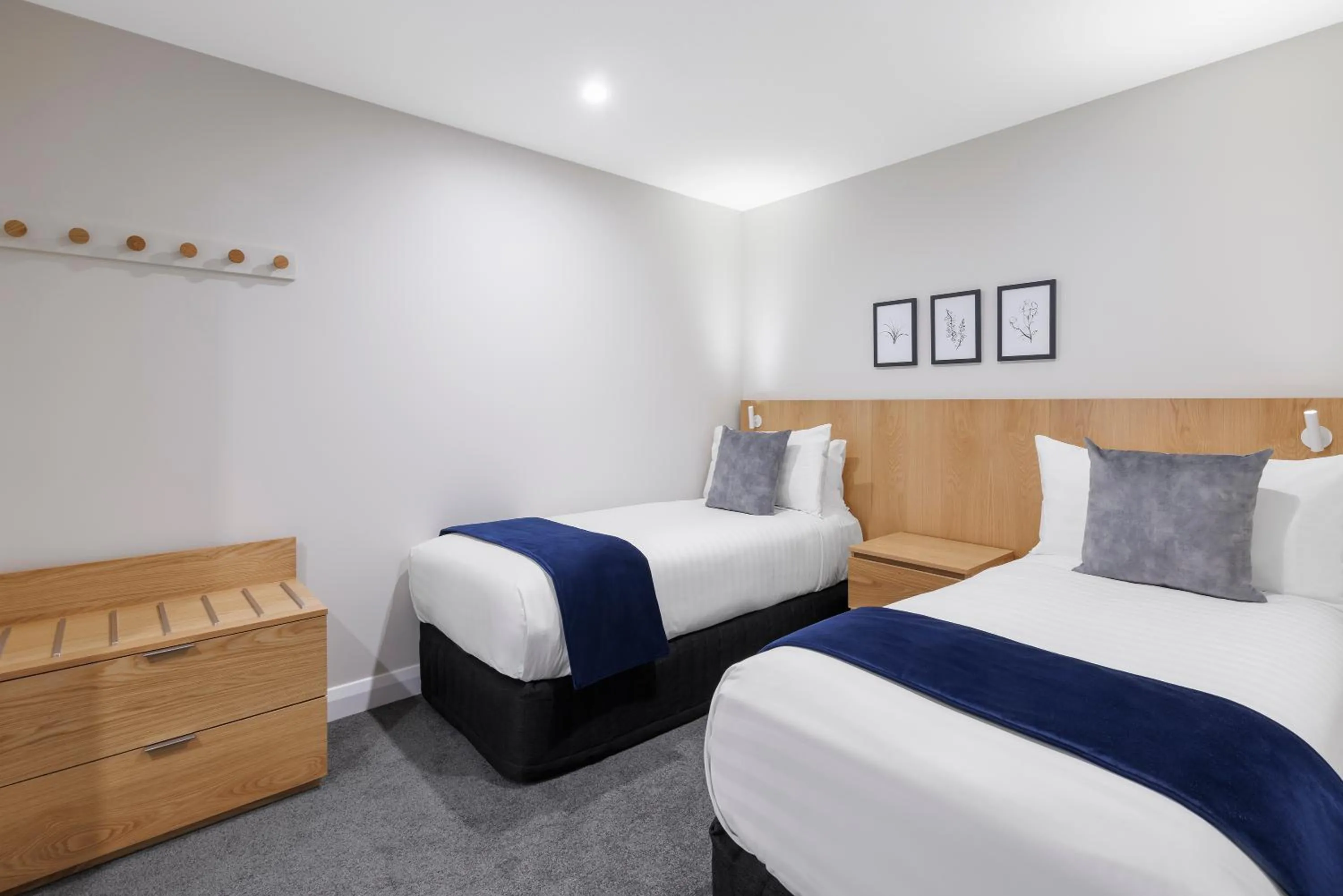 Bed in Oaks Queenstown Shores Resort