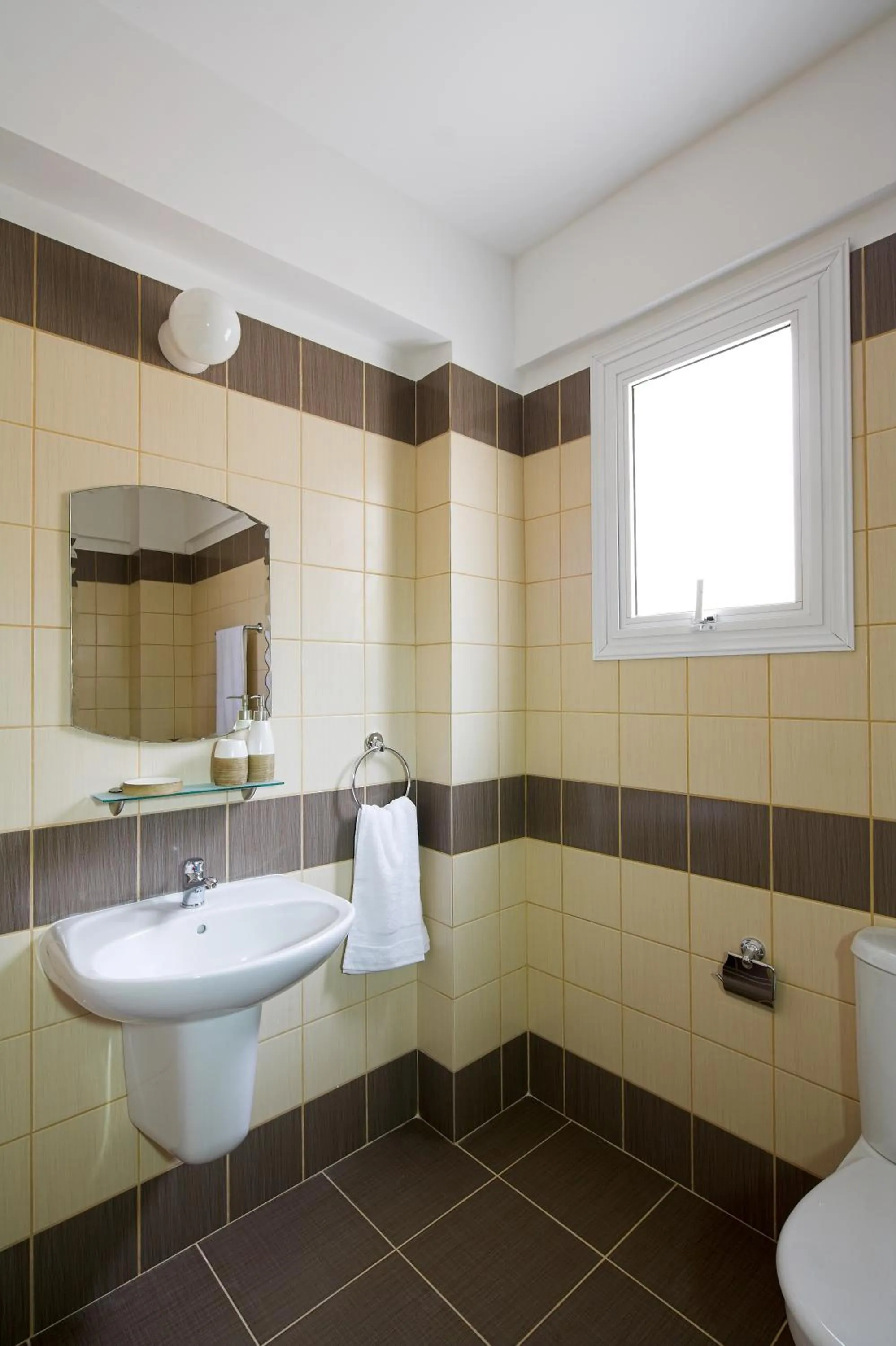 Toilet in Club St. George