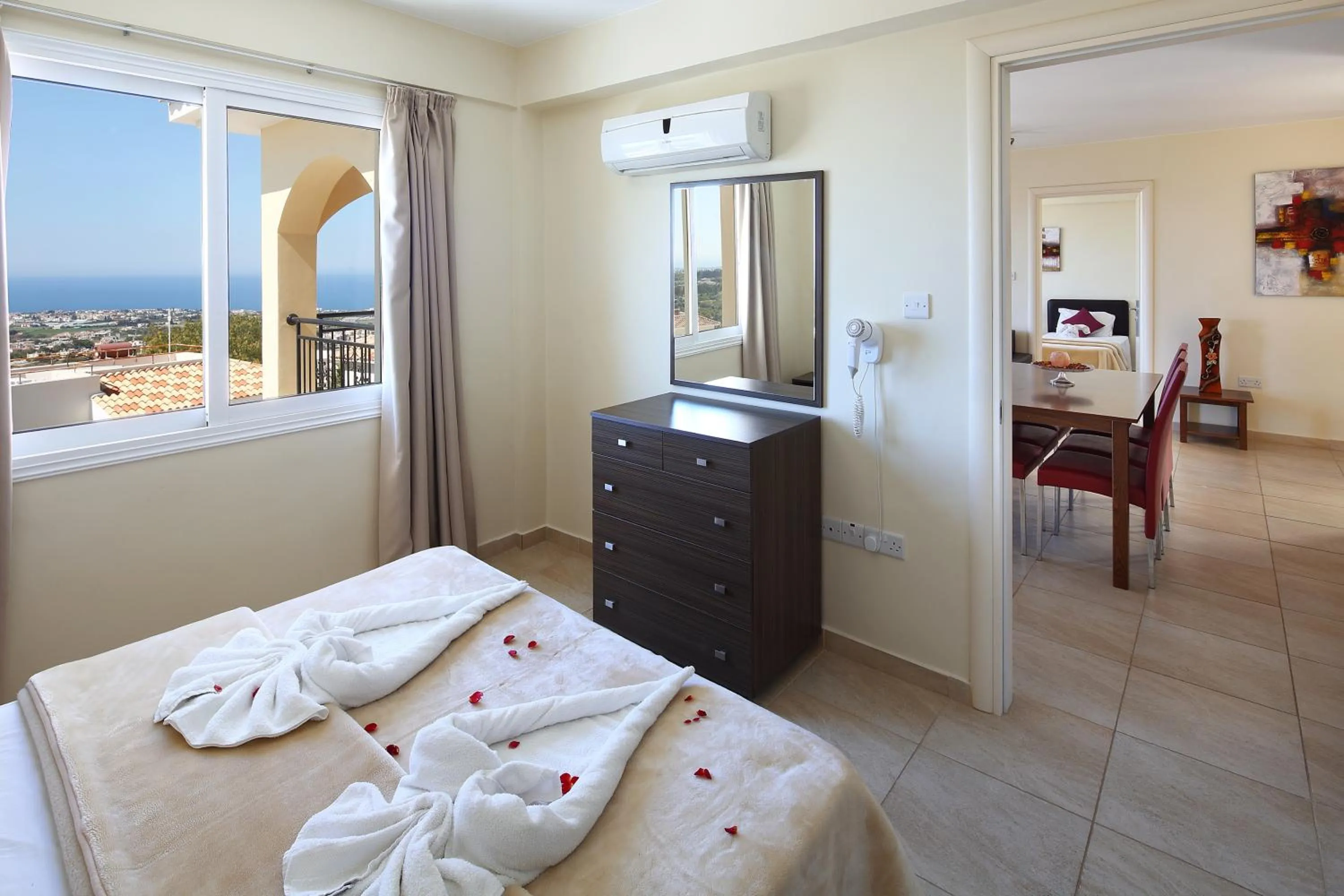 Day, Bed in Club St. George