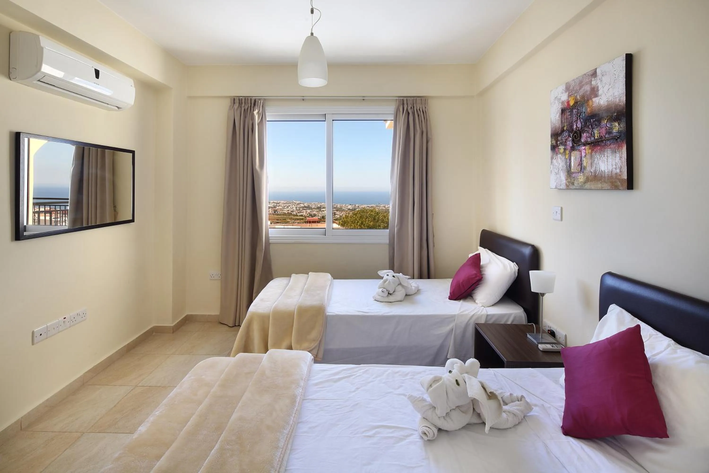 Day, Bed in Club St. George