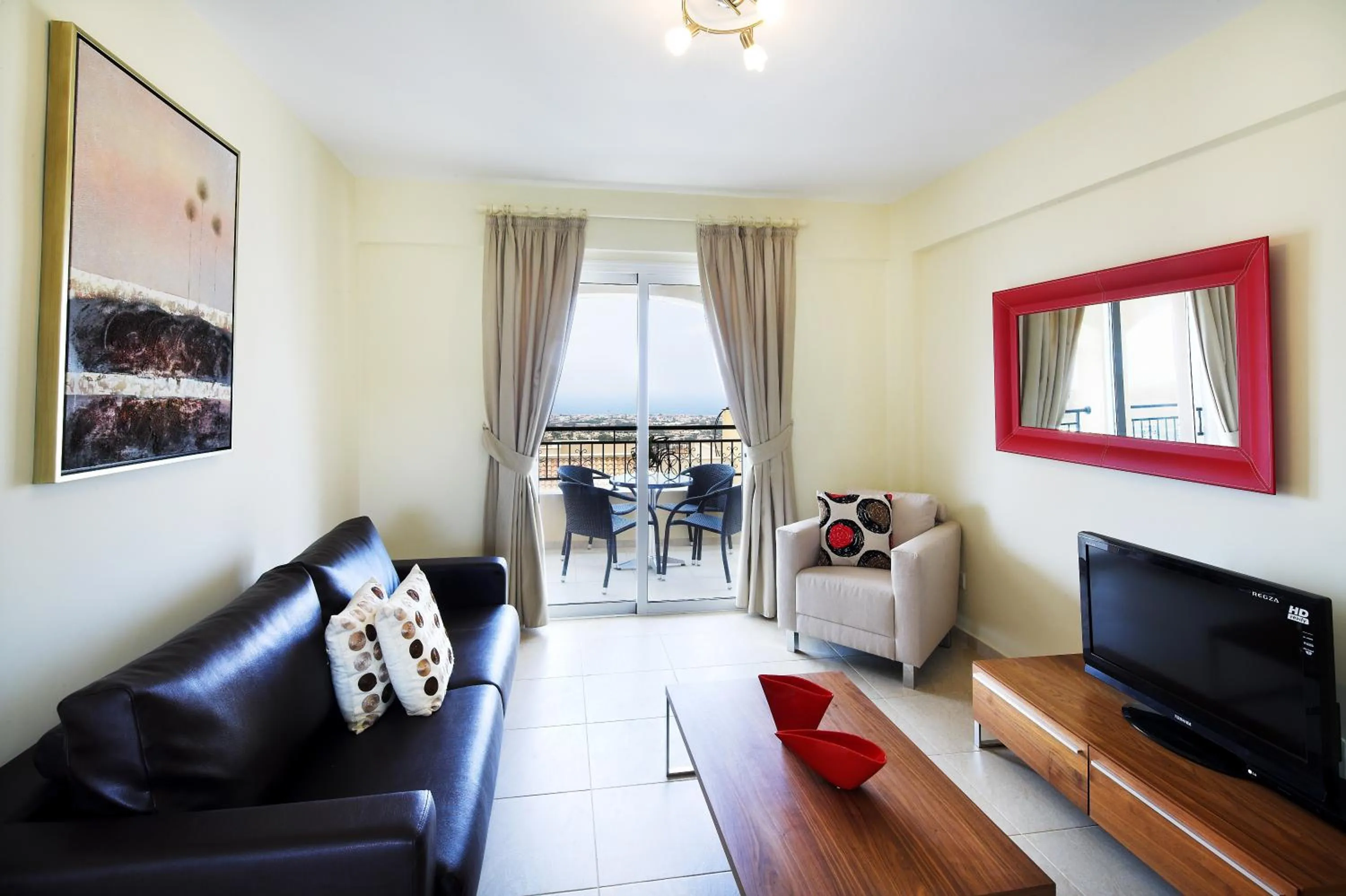 Communal lounge/ TV room in Club St. George