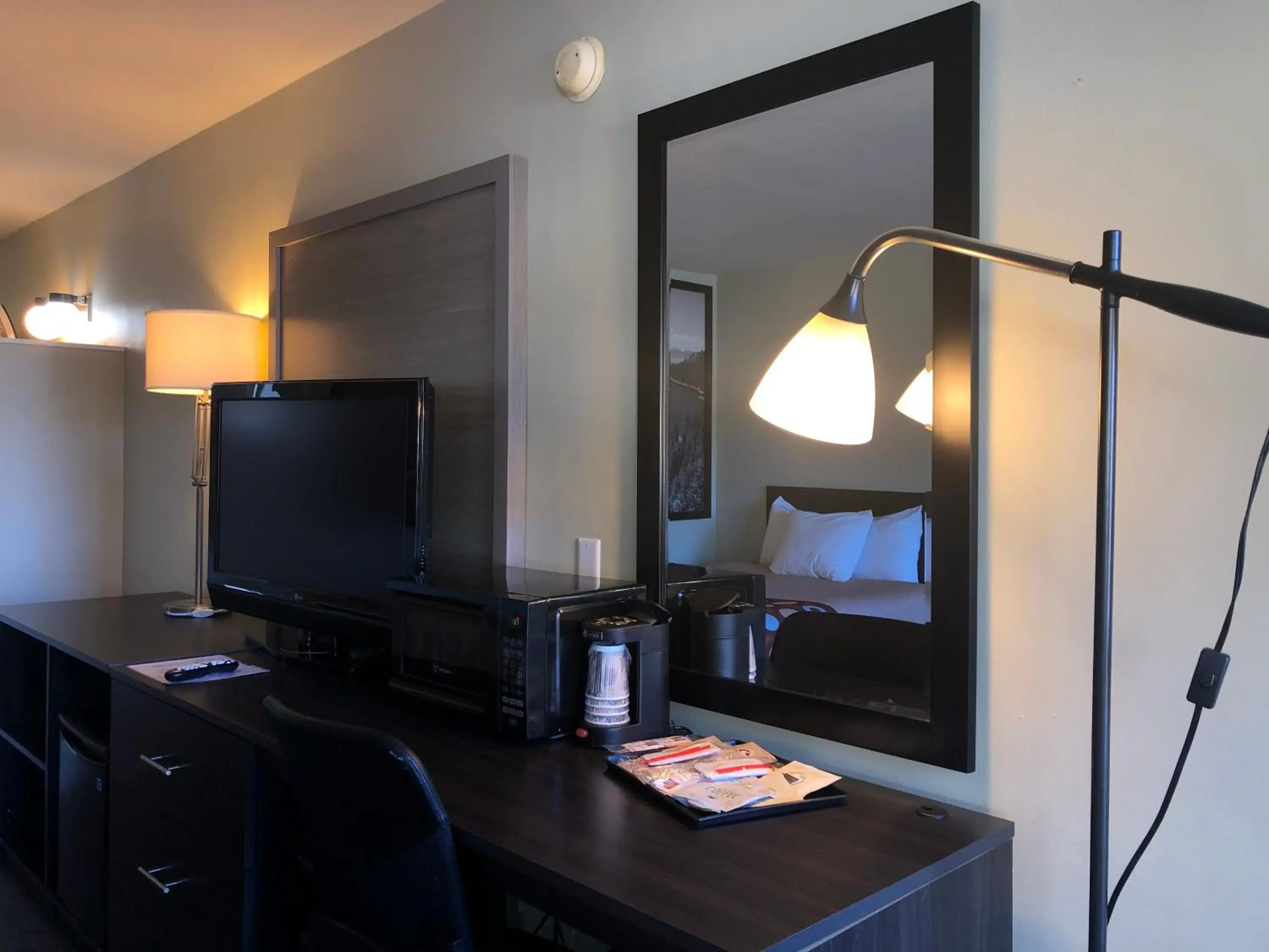 TV and multimedia in Hotel Elevation TV and multimedia in Hotel Elevation