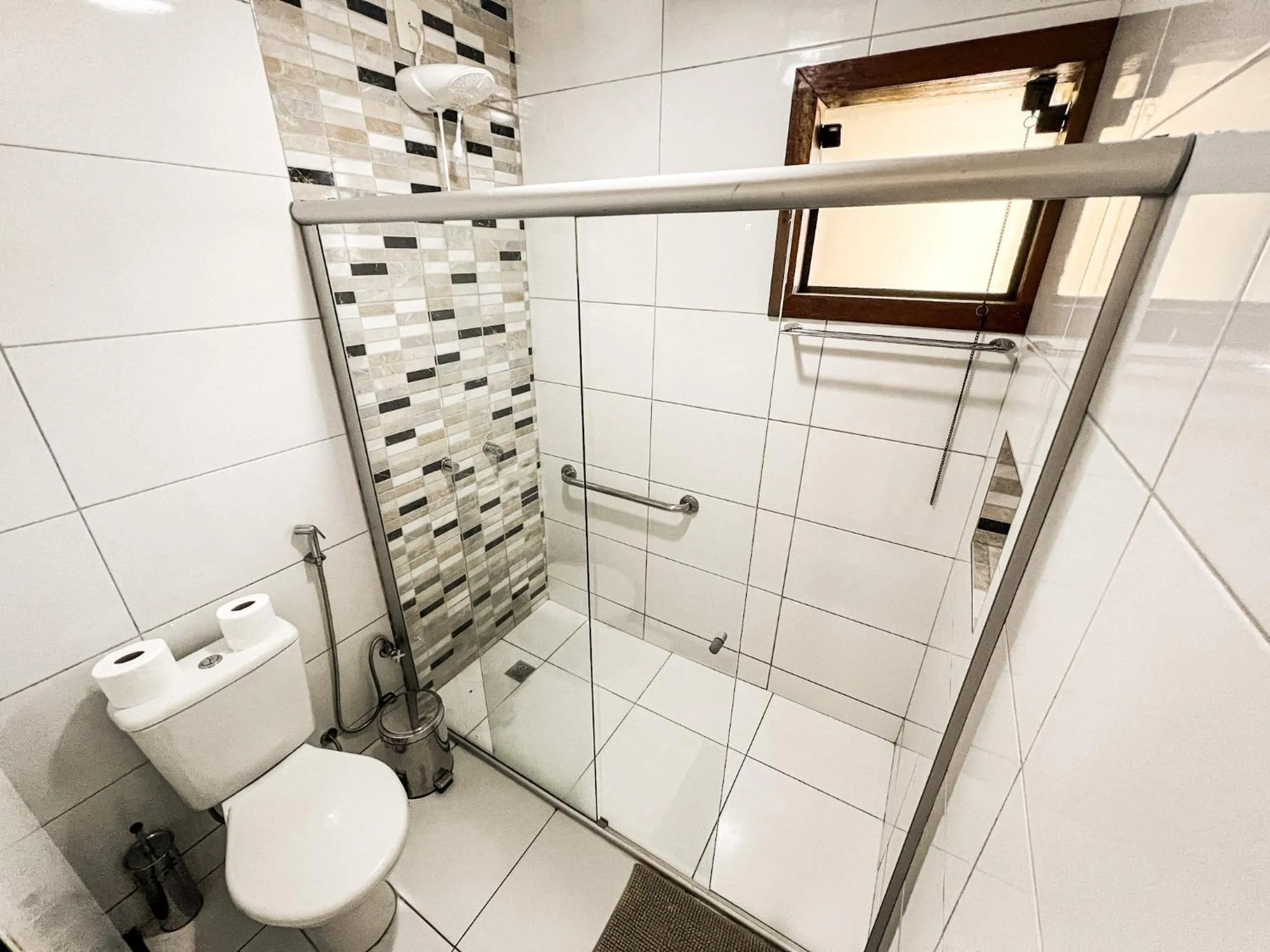 Shower in Conchas do Mar Residence