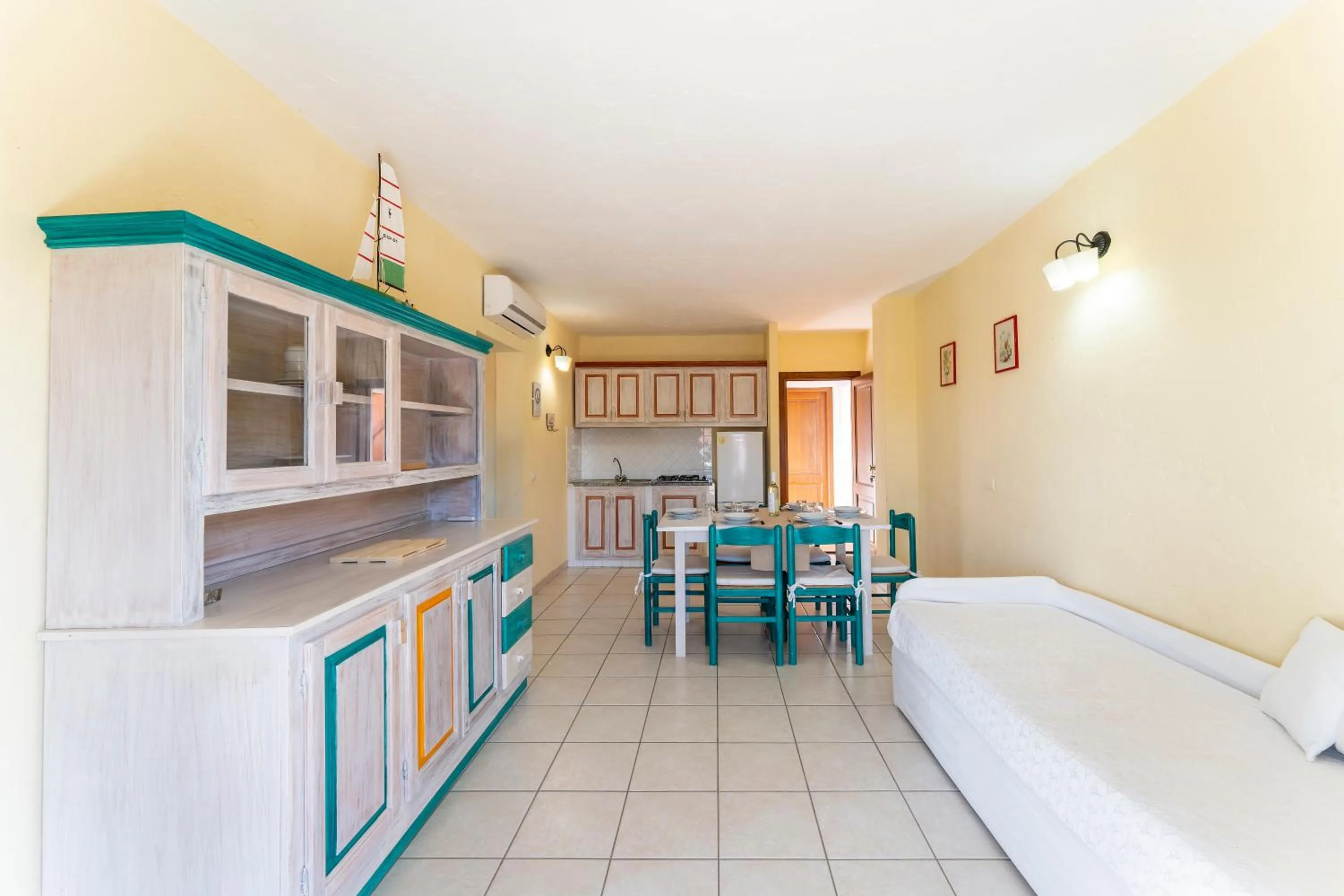 Kitchen or kitchenette, Bed in Baia de Bahas Residence