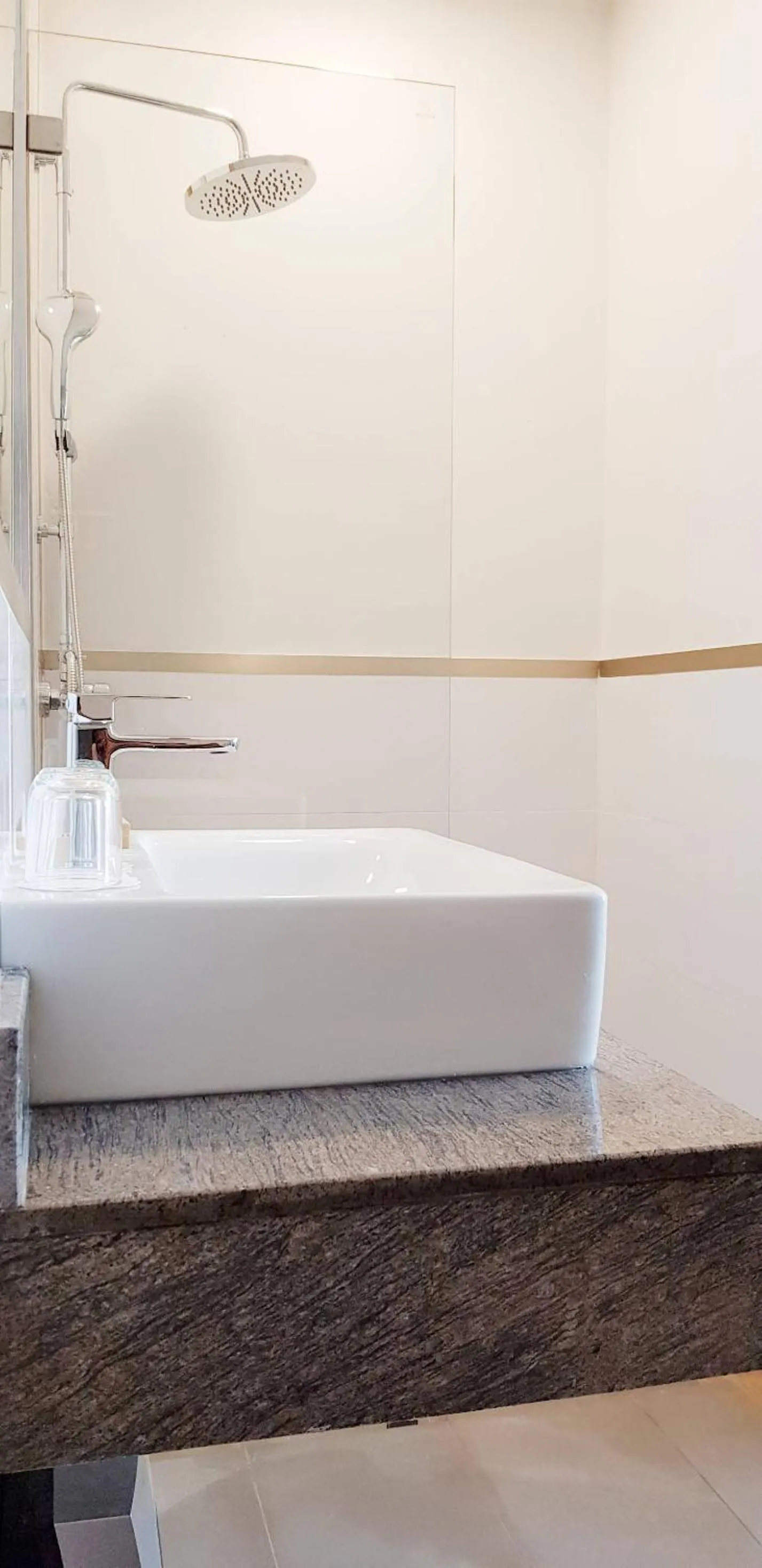 Bathroom in Hotel Matana