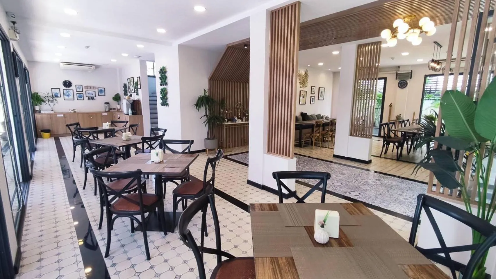 Seating area in Hotel Matana