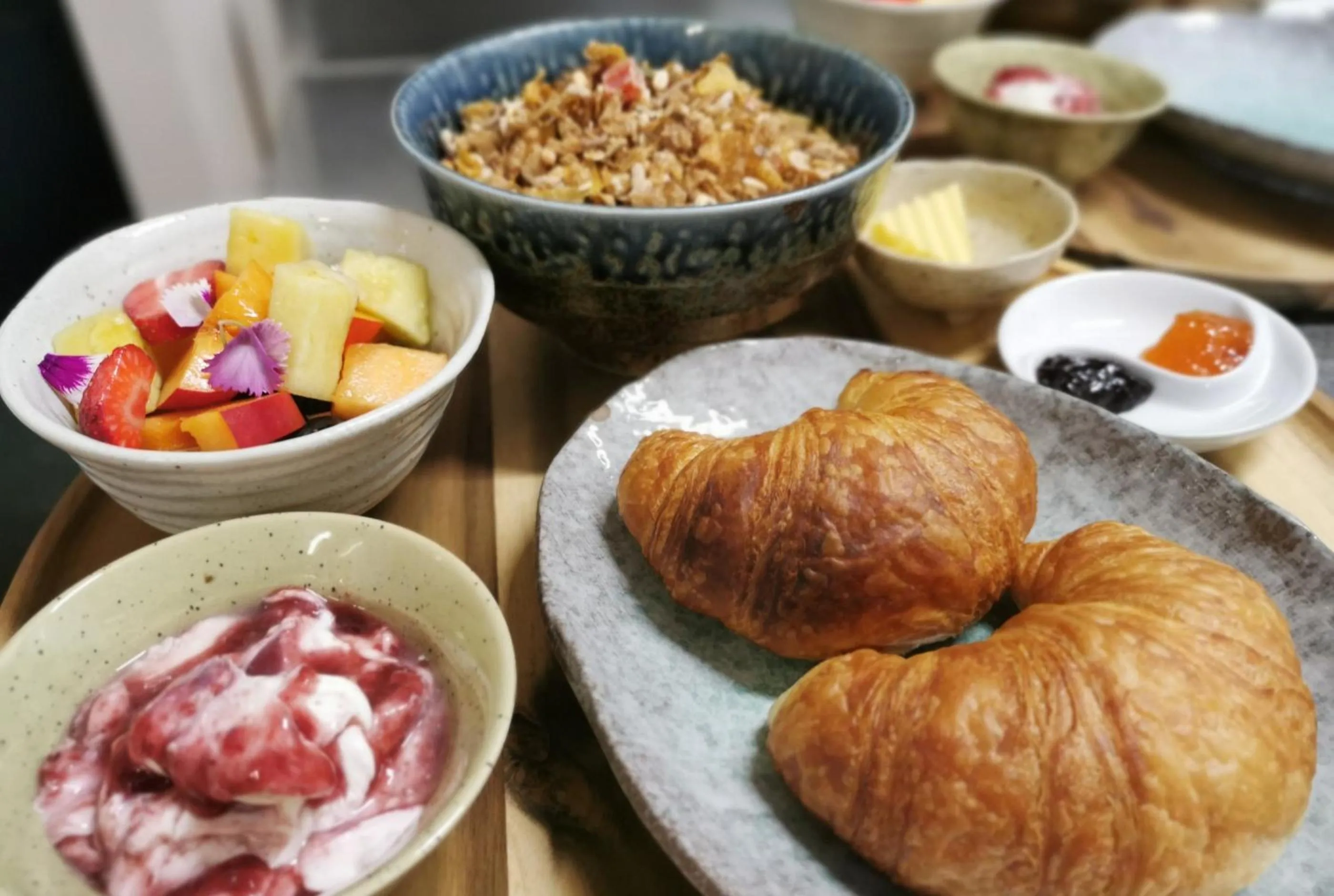 Breakfast in Woodhouse Mountain Lodge