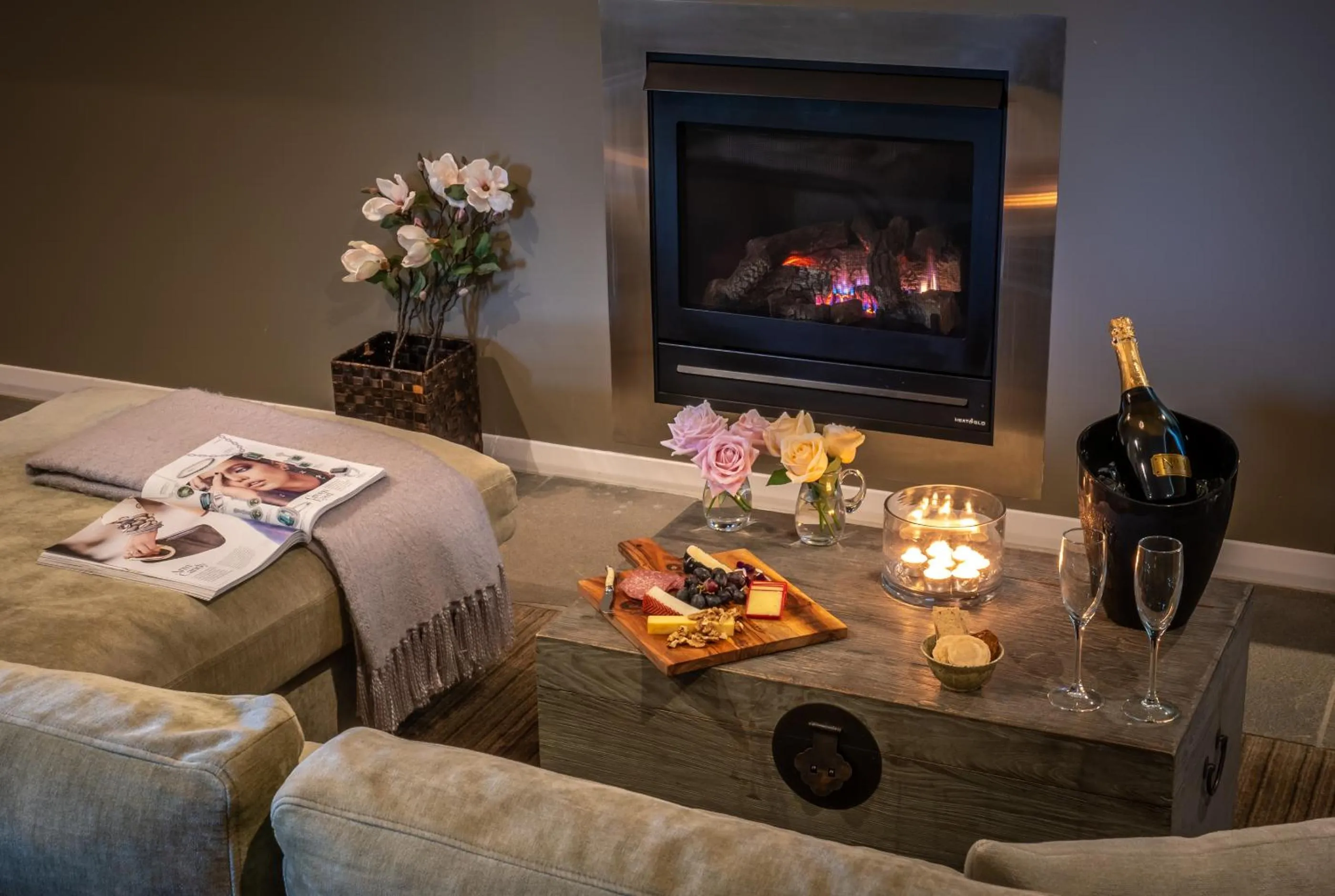 Seating area in Woodhouse Mountain Lodge