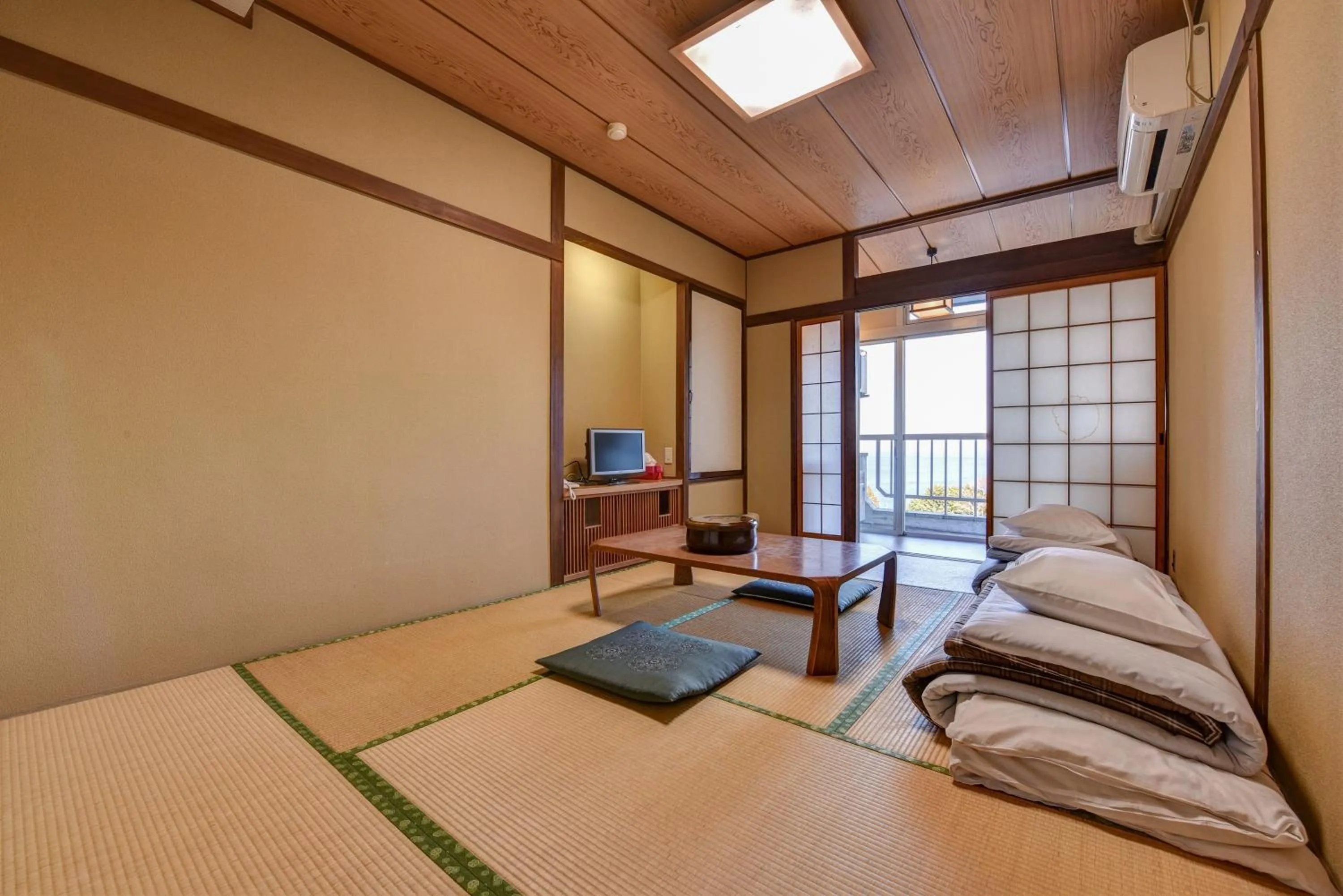 Photo of the whole room, Bed in Eboshiso