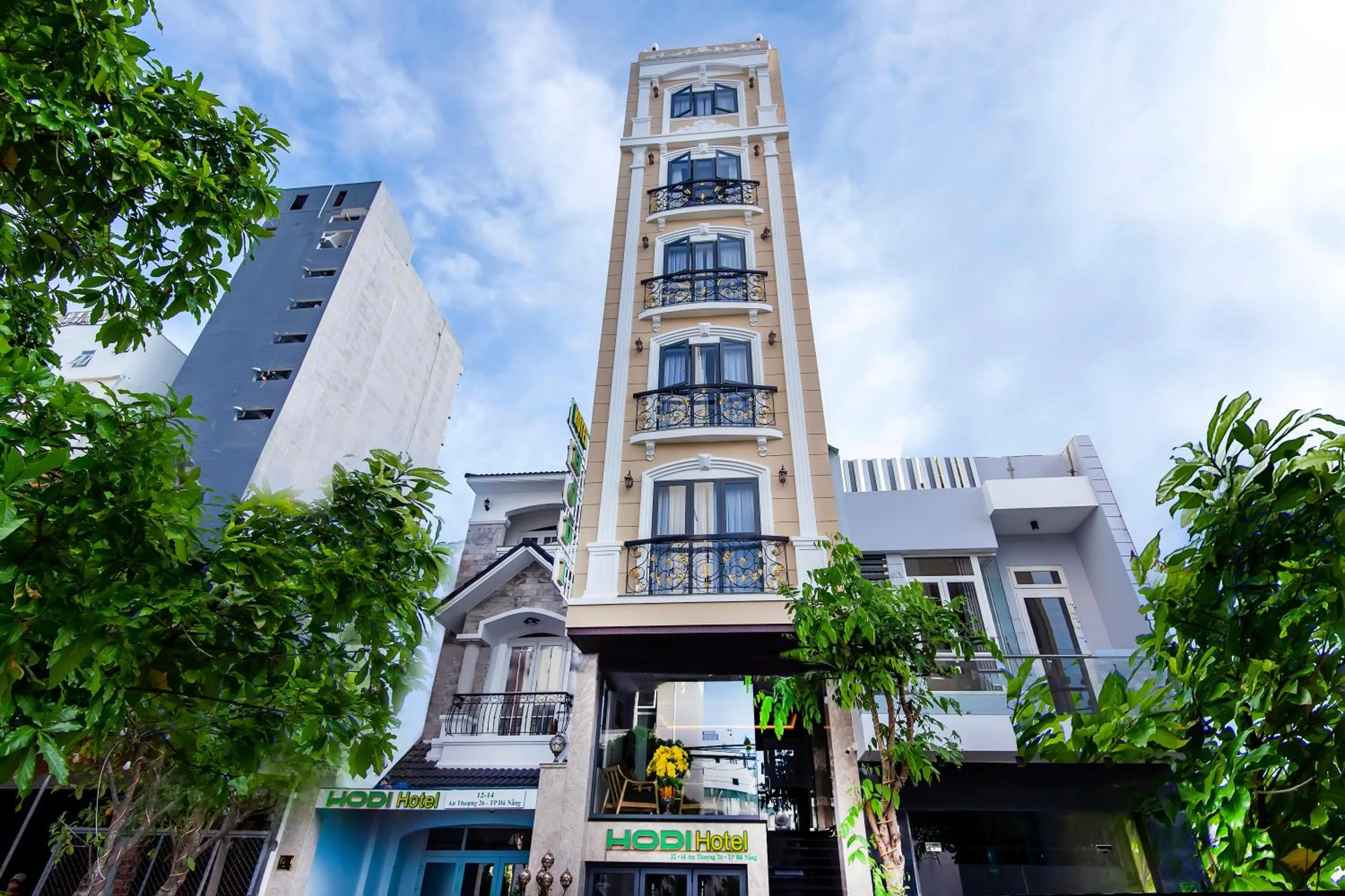Facade/entrance in HODI Hotel