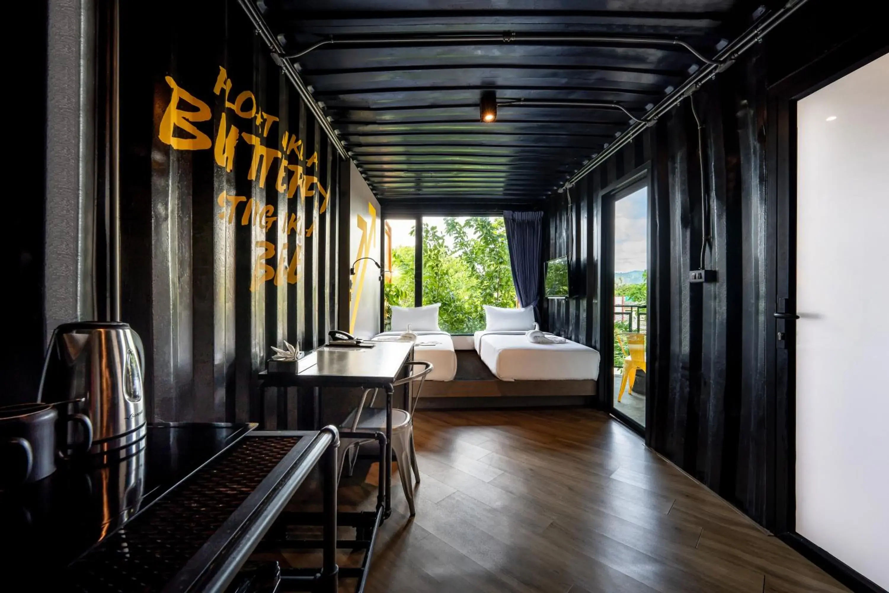 Standard Twin Room in Hivetel Phuket Standard Twin Room in Hivetel Phuket