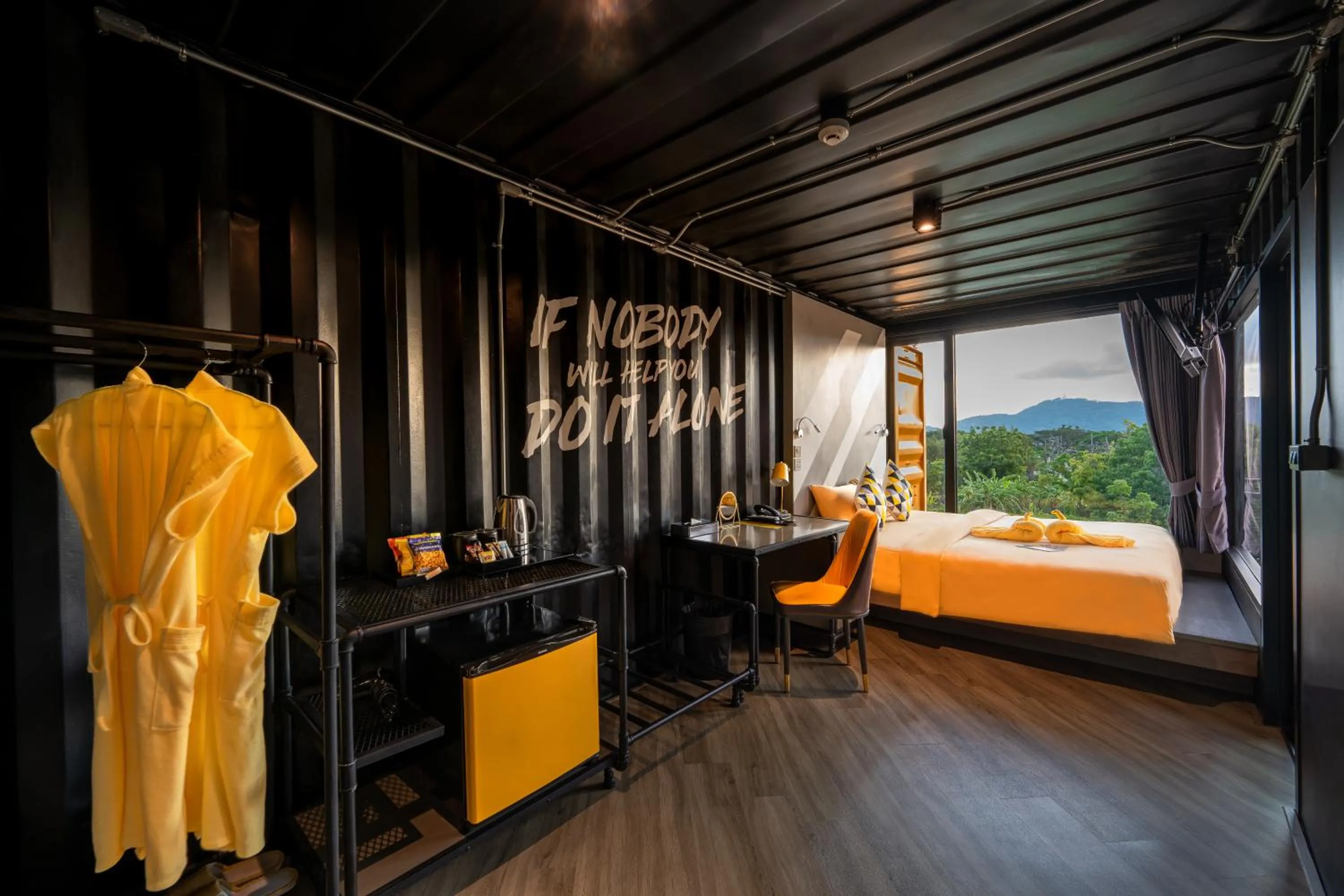 Bed in Hivetel Phuket