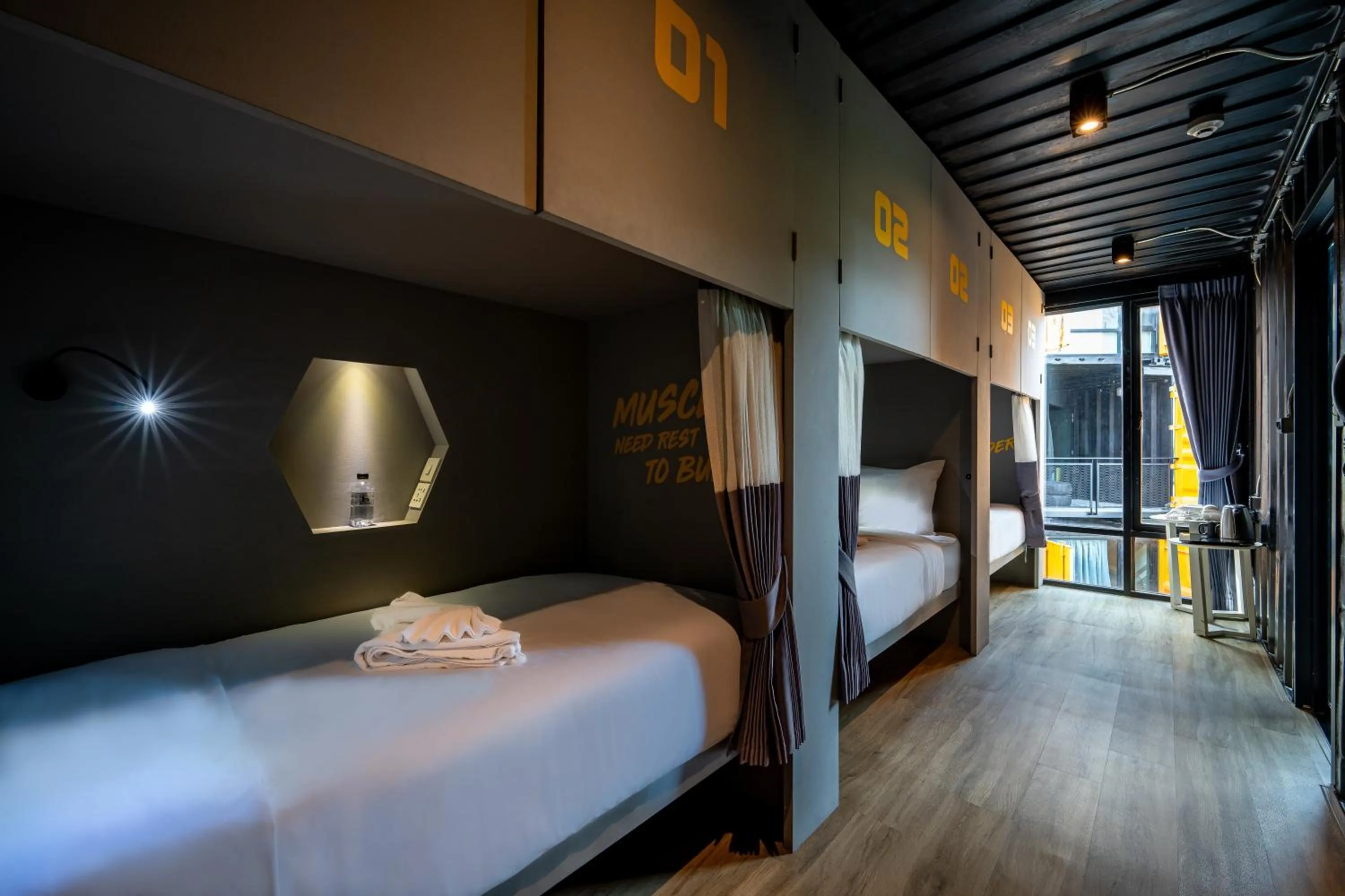 Bedroom, Bed in Hivetel Phuket