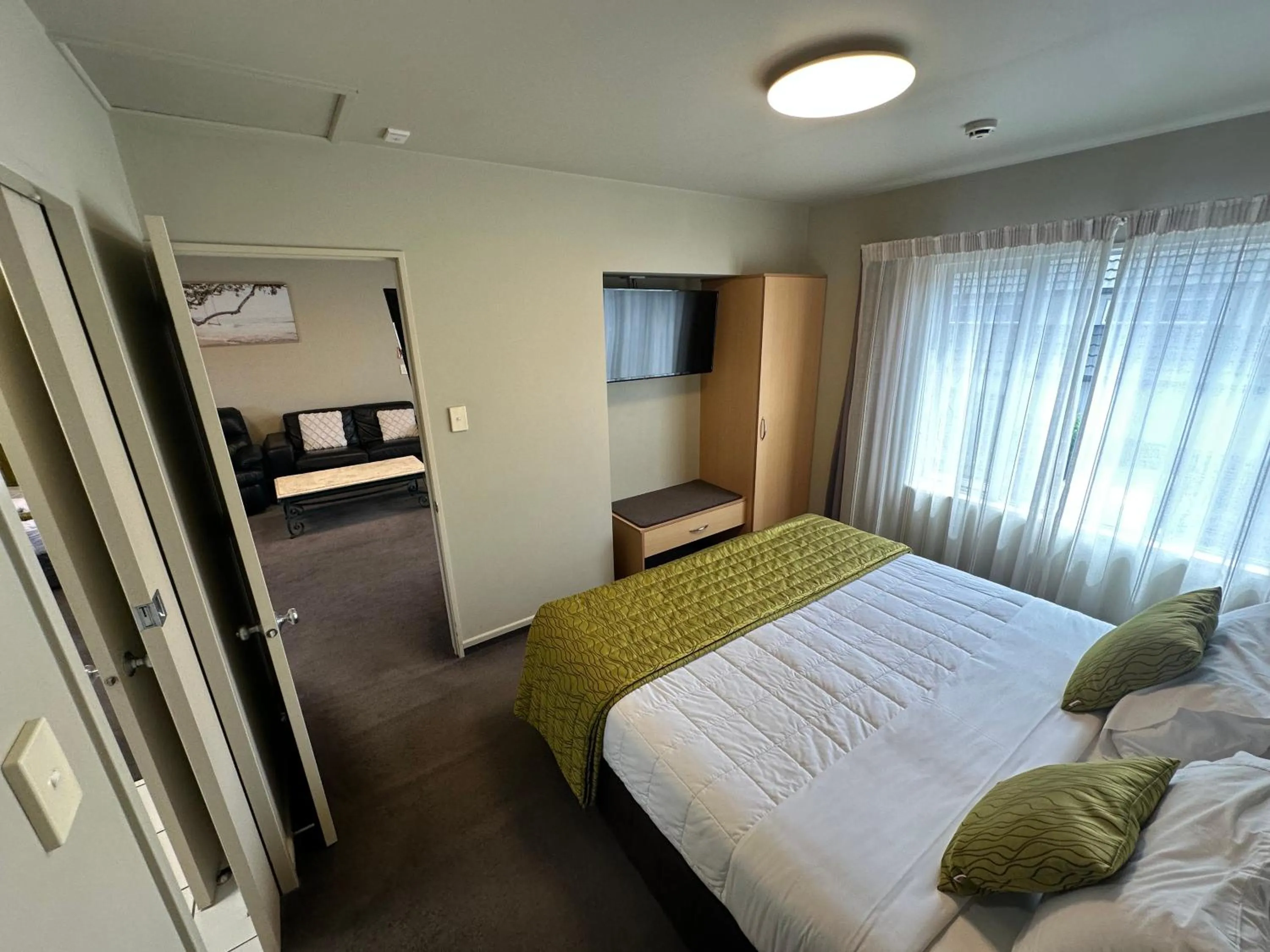 Bedroom, Bed in CentrePoint on Colombo