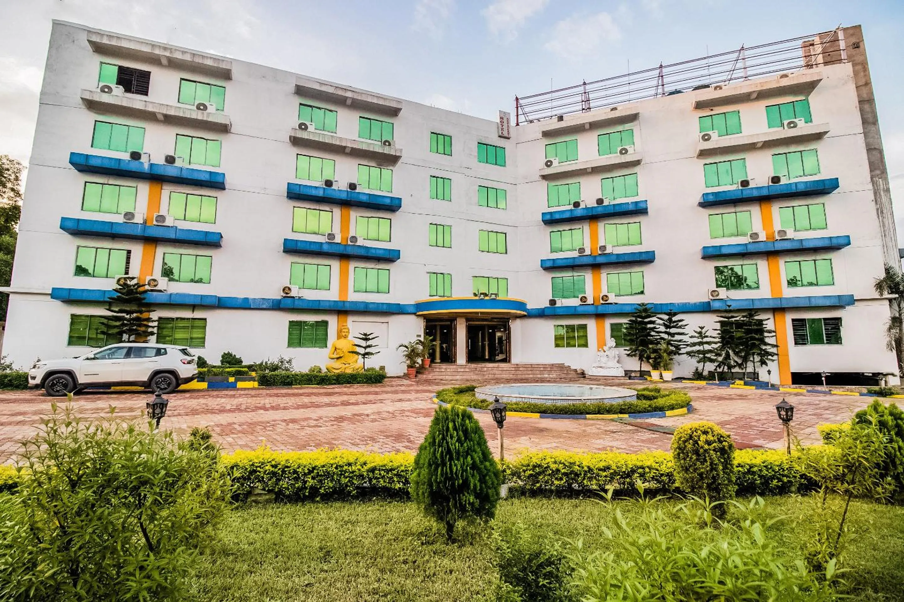 Facade/entrance in Collection O Panorama Country Club And Resort