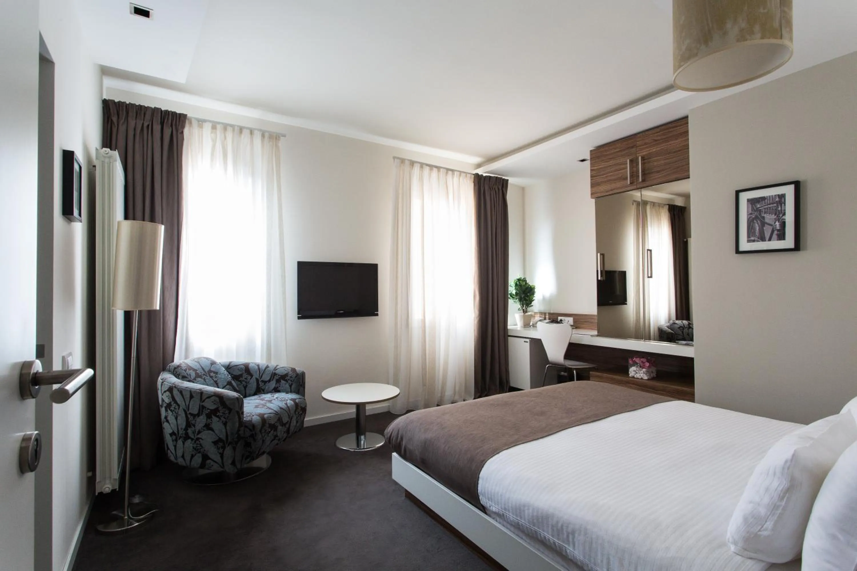 TV and multimedia, Bed in Hotel Sole